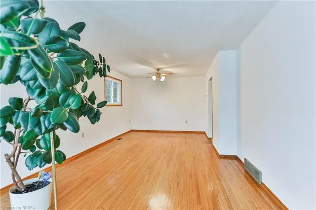 Additional property image - 15 Queensbury Dr