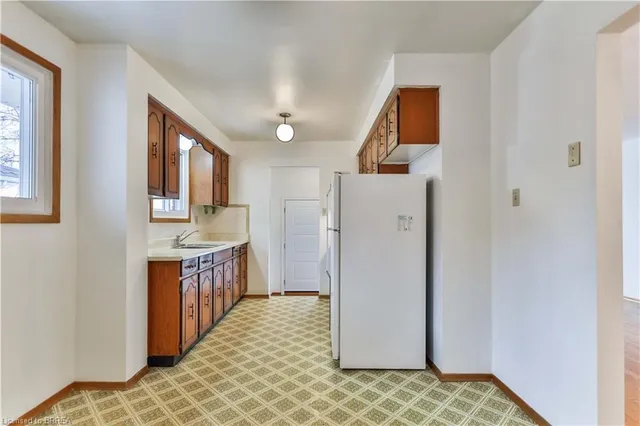 Additional property image - 15 Queensbury Dr