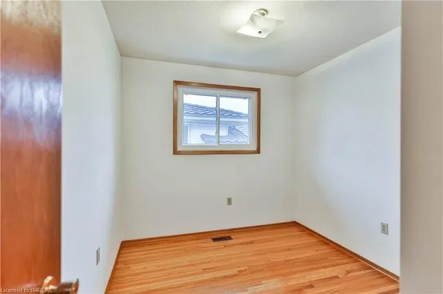 Additional property image - 15 Queensbury Dr