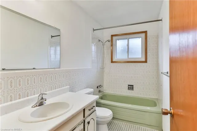 Additional property image - 15 Queensbury Dr