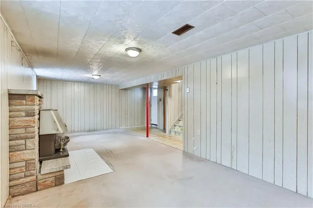 Additional property image - 15 Queensbury Dr