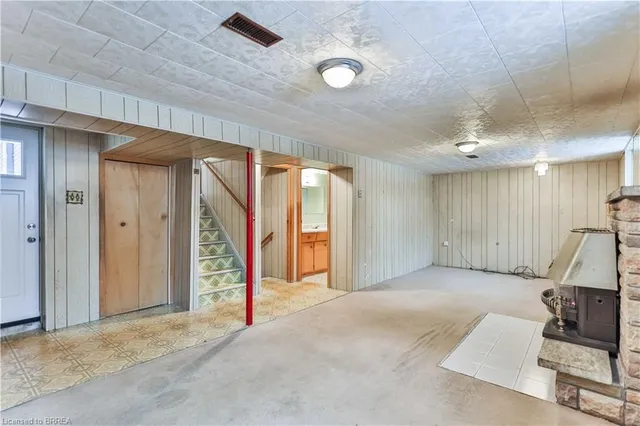 Additional property image - 15 Queensbury Dr