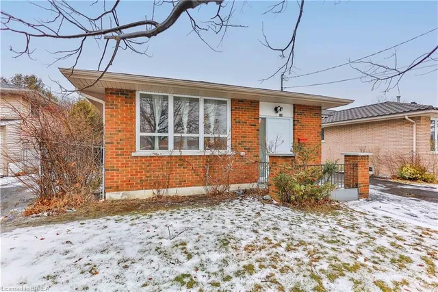 Additional property image - 15 Queensbury Dr