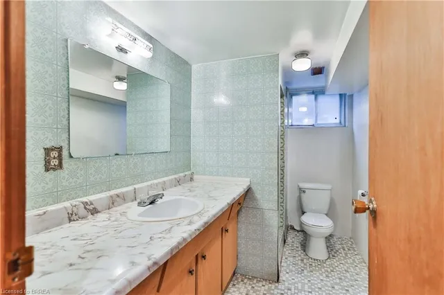 Additional property image - 15 Queensbury Dr