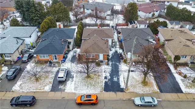 Additional property image - 15 Queensbury Dr