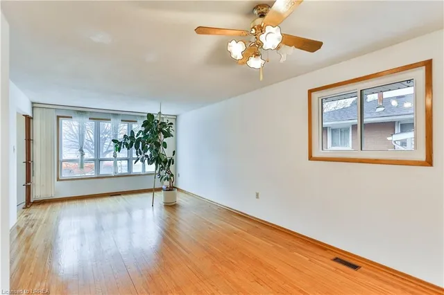 Additional property image - 15 Queensbury Dr