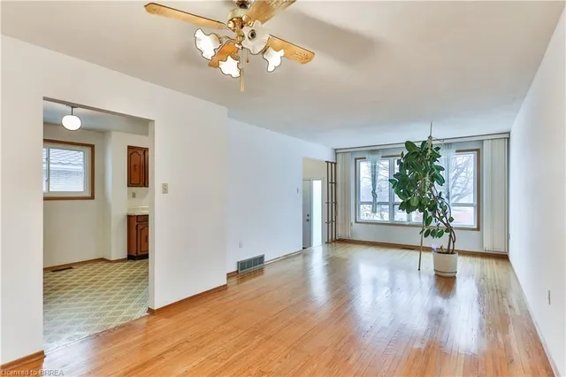 Additional property image - 15 Queensbury Dr