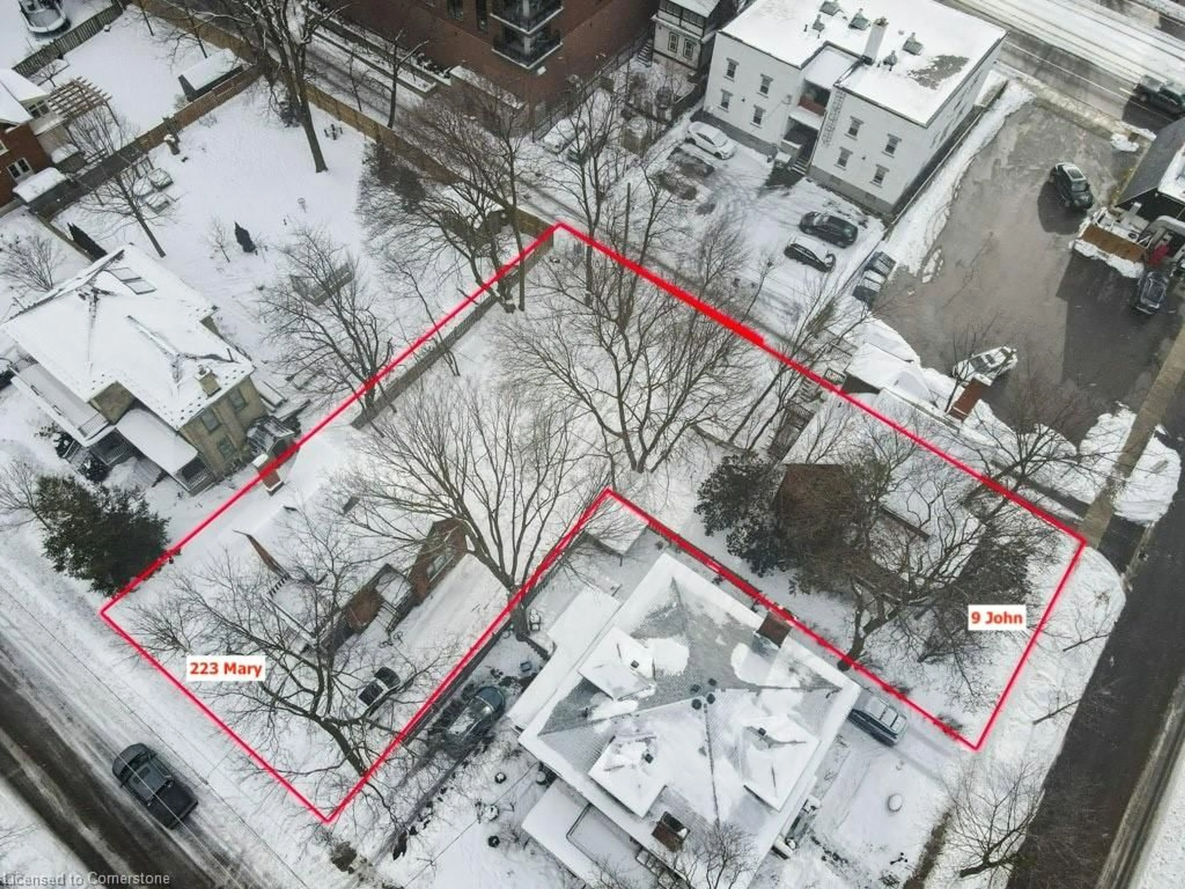 A pic from outside/outdoor area/front of a property/back of a property/a pic from drone, unknown for 223 Mary St, Waterloo Ontario N2J 1S3