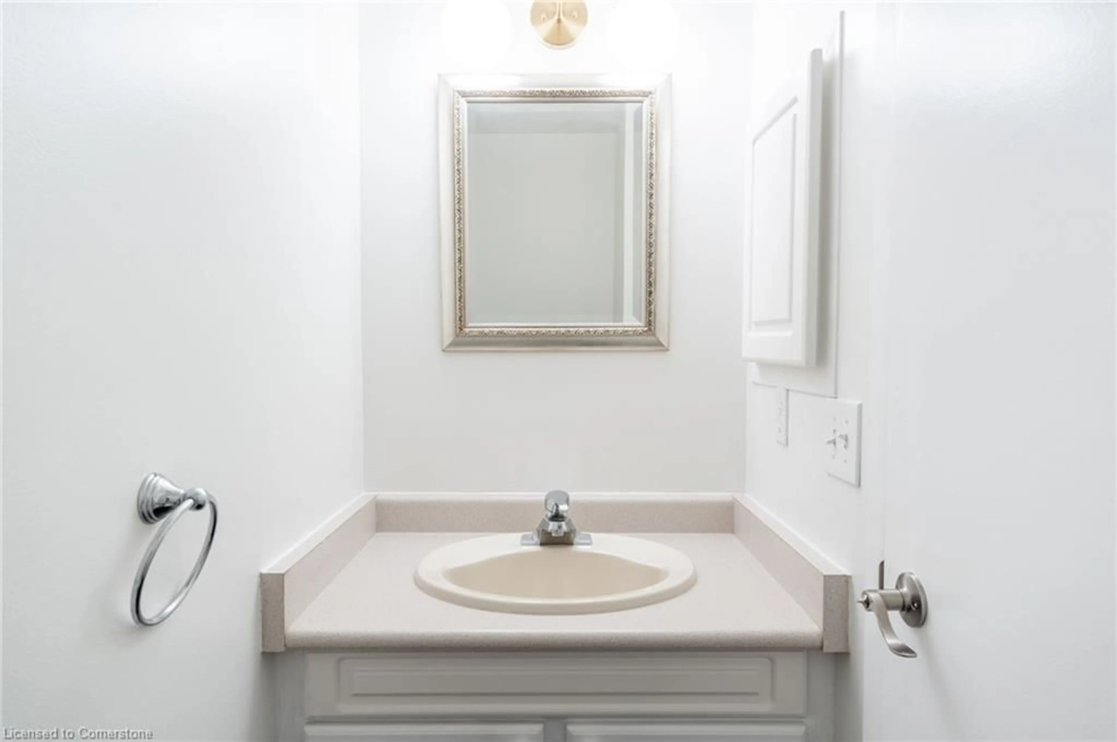 Standard bathroom, ceramic/tile floor for 586 Renforth Dr #40, Etobicoke Ontario M9C 2N5