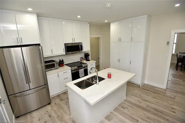 Additional property image - 2546 Wilson St