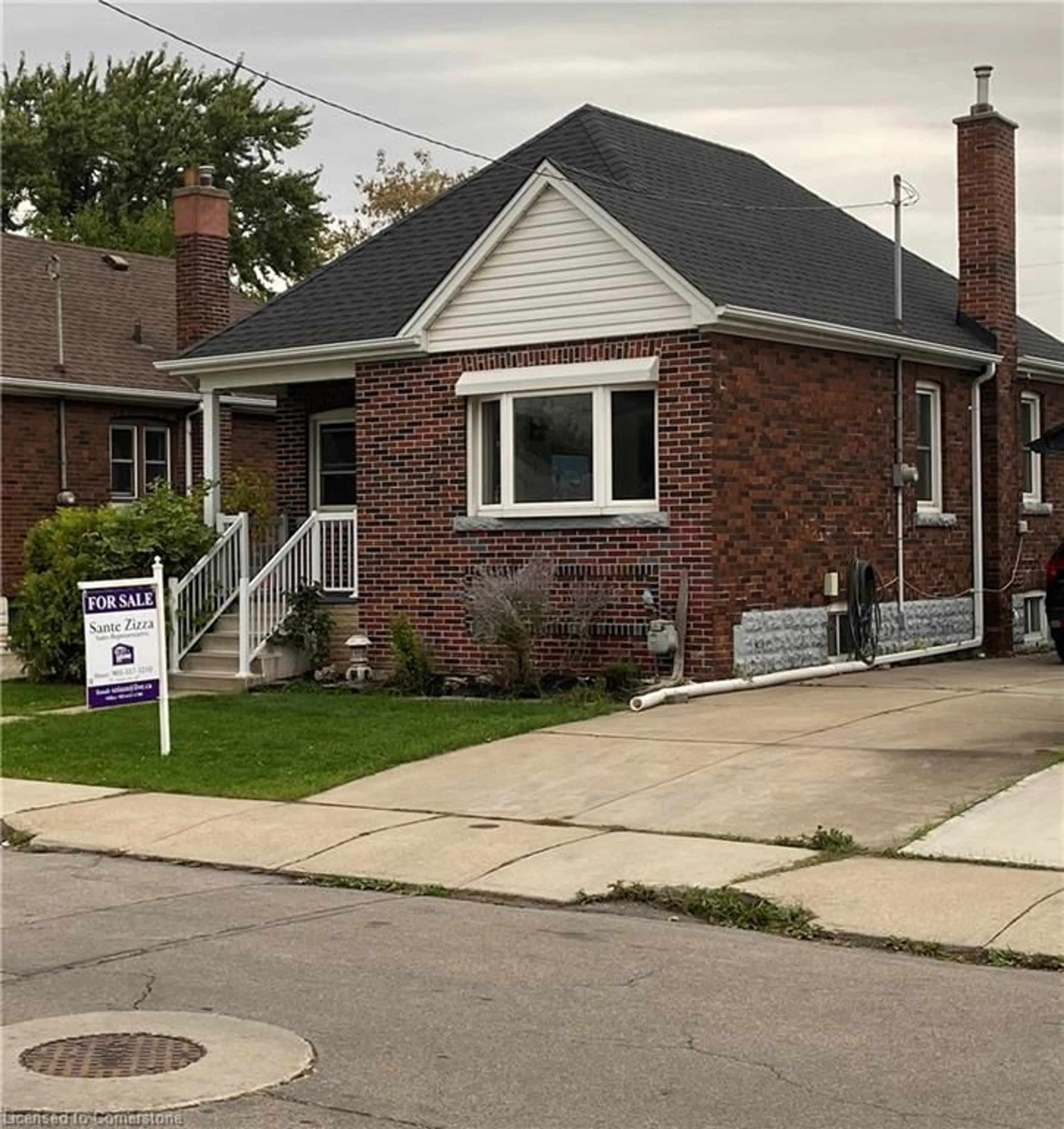 Home with brick exterior material, street for 101 Albany Ave, Hamilton Ontario L8H 2H4