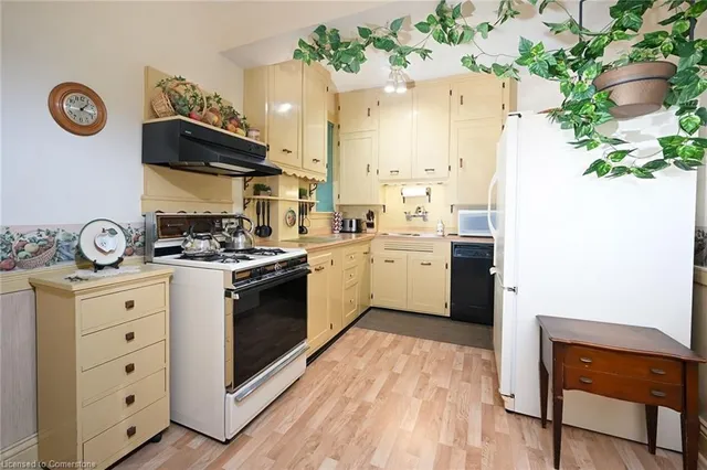 Additional property image - 90 Sydenham St