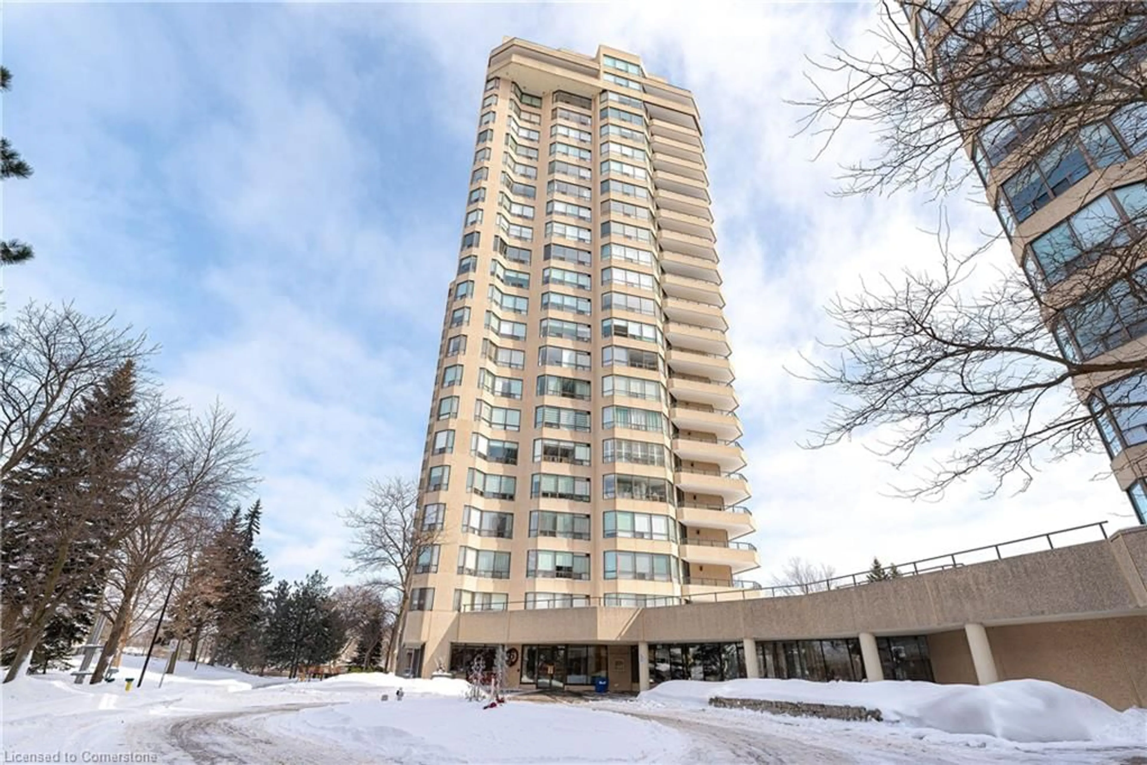 Indoor foyer for 6 Willow St #1605, Waterloo Ontario N2J 4S3