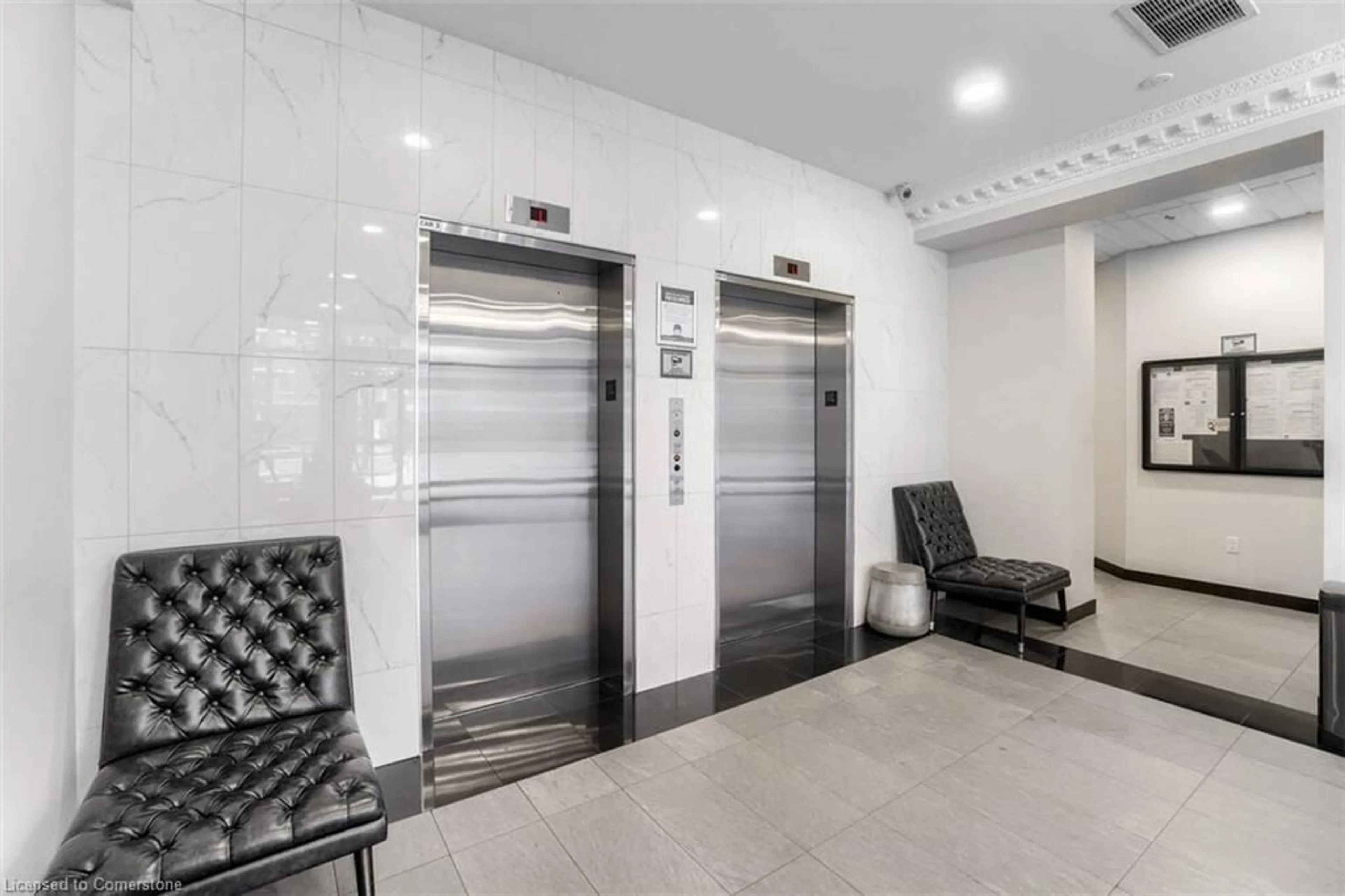 Indoor foyer for 112 King St #1104, Hamilton Ontario L8N 1A8