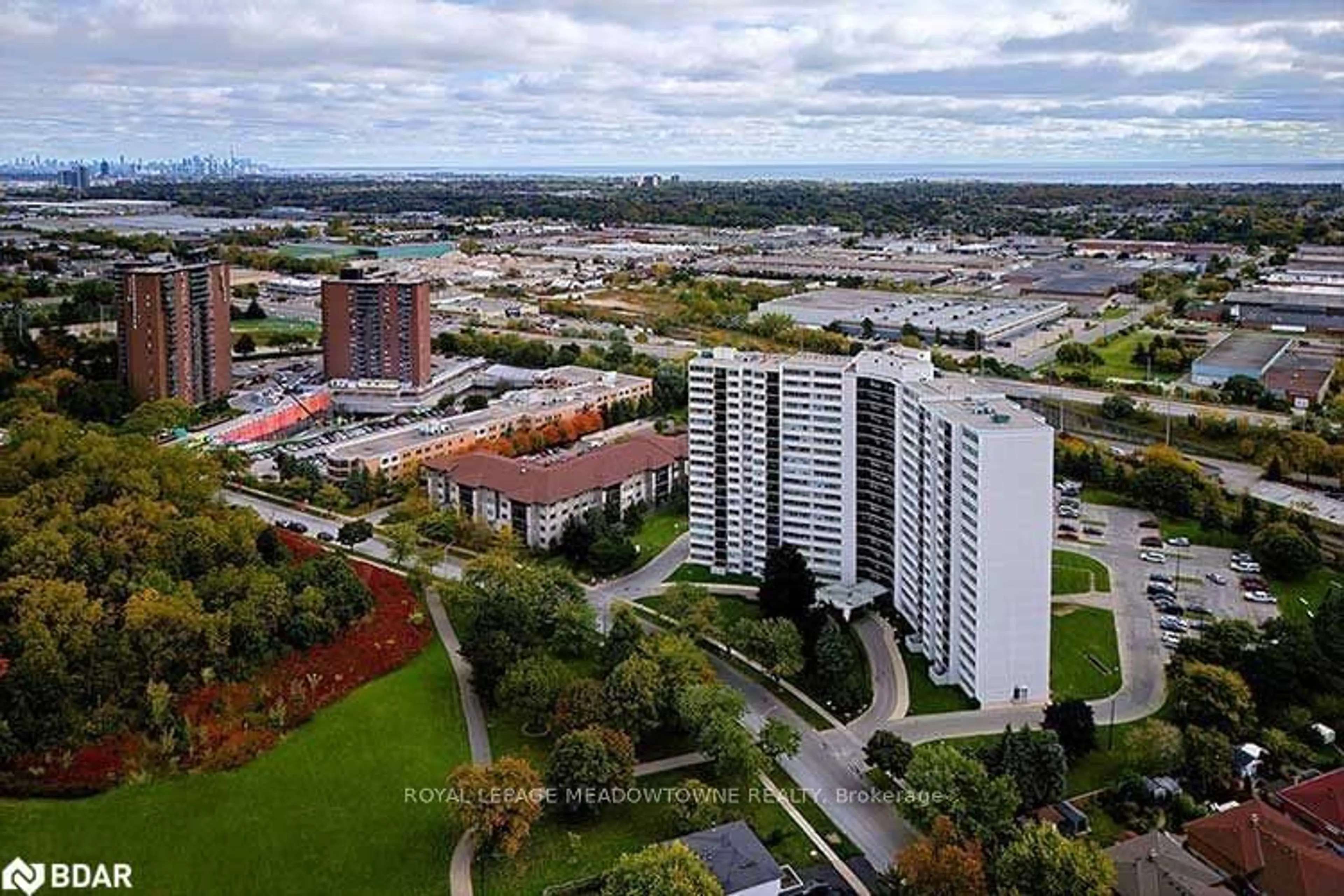 A pic from outside/outdoor area/front of a property/back of a property/a pic from drone, city buildings view from balcony for 530 Lolita Gdns #903, Mississauga Ontario L5A 3T2