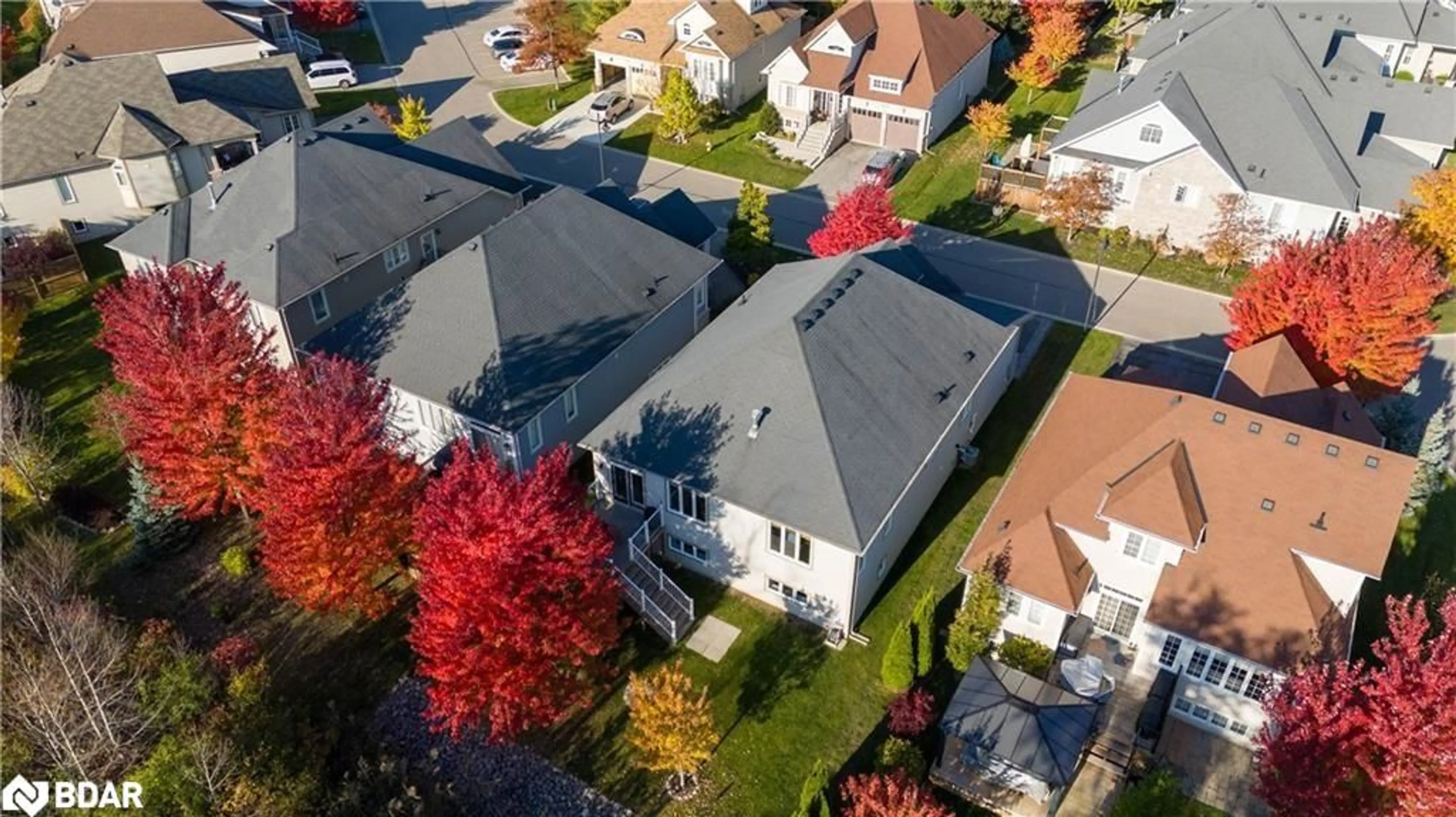 A pic from outside/outdoor area/front of a property/back of a property/a pic from drone, street for 44 Starboard Circle, Wasaga Beach Ontario L9Z 0E9