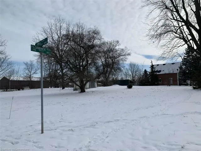582 Florence Rd, Florence 2