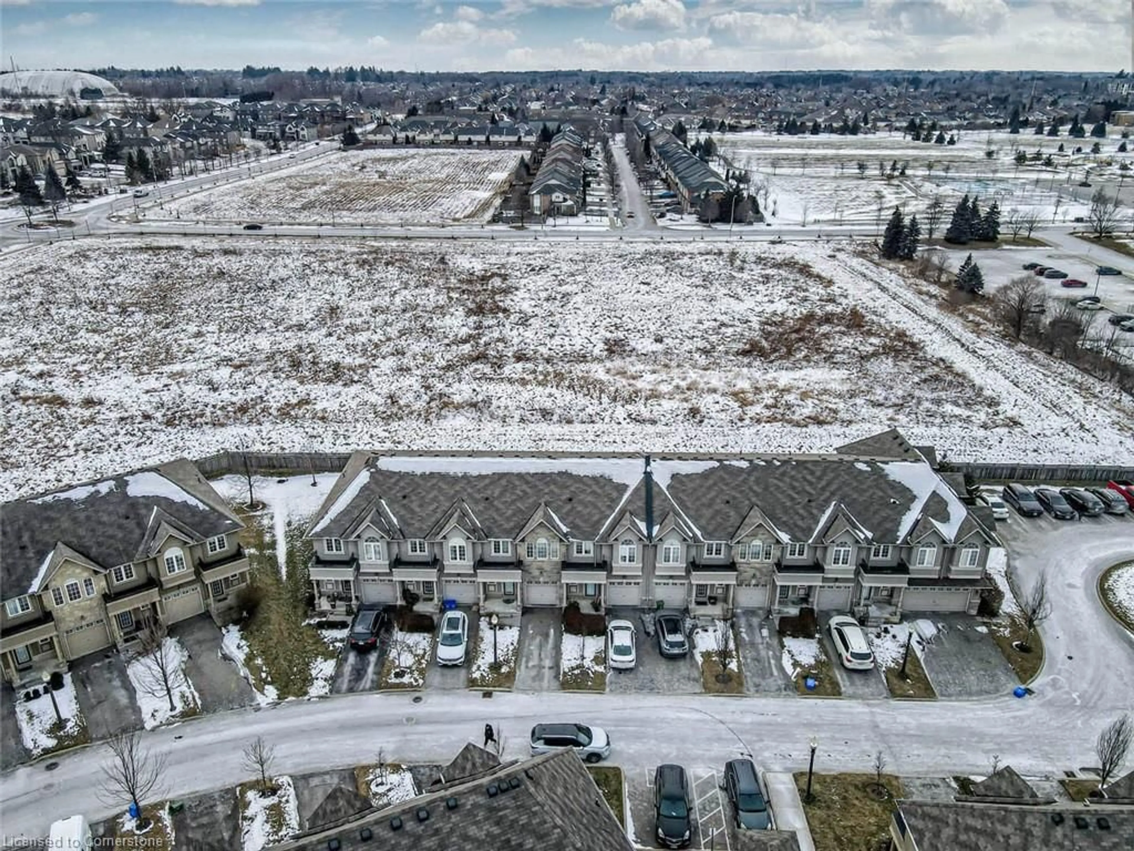 A pic from outside/outdoor area/front of a property/back of a property/a pic from drone, street for 370 Stonehenge Dr #9, Ancaster Ontario L9K 0H9