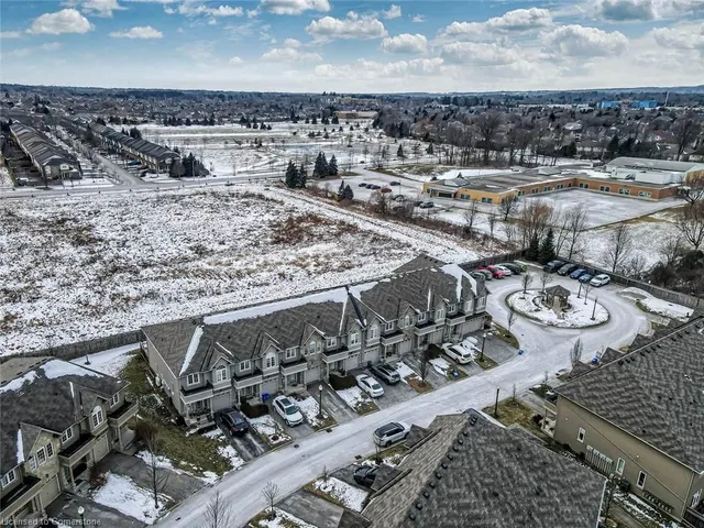 Additional property image - 370 Stonehenge Dr Unit 9