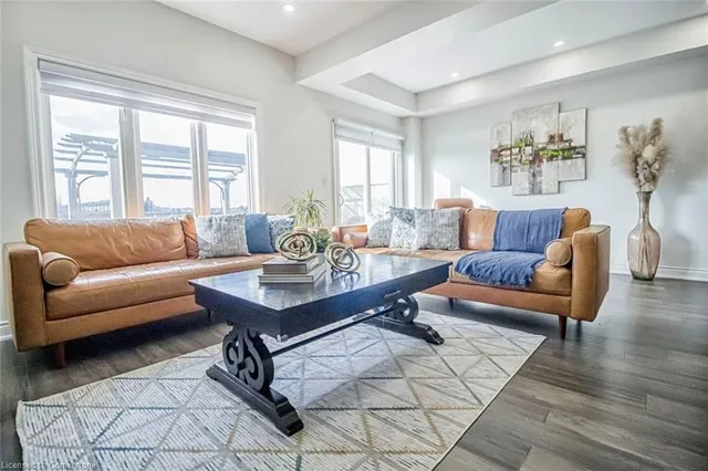 Additional property image - 370 Stonehenge Dr Unit 9