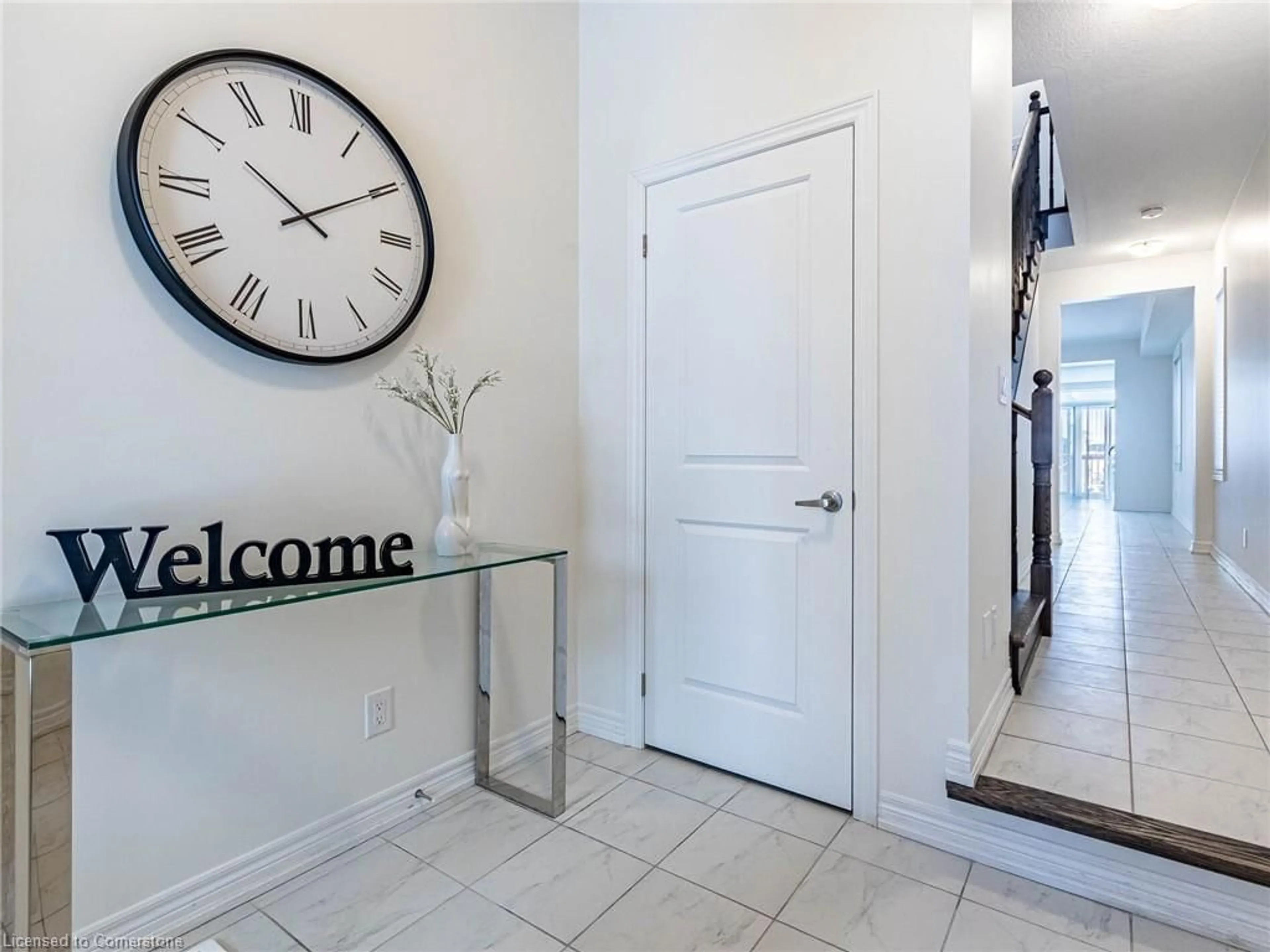 Indoor entryway for 85 Broadacre Dr, Kitchener Ontario N2R 0S5