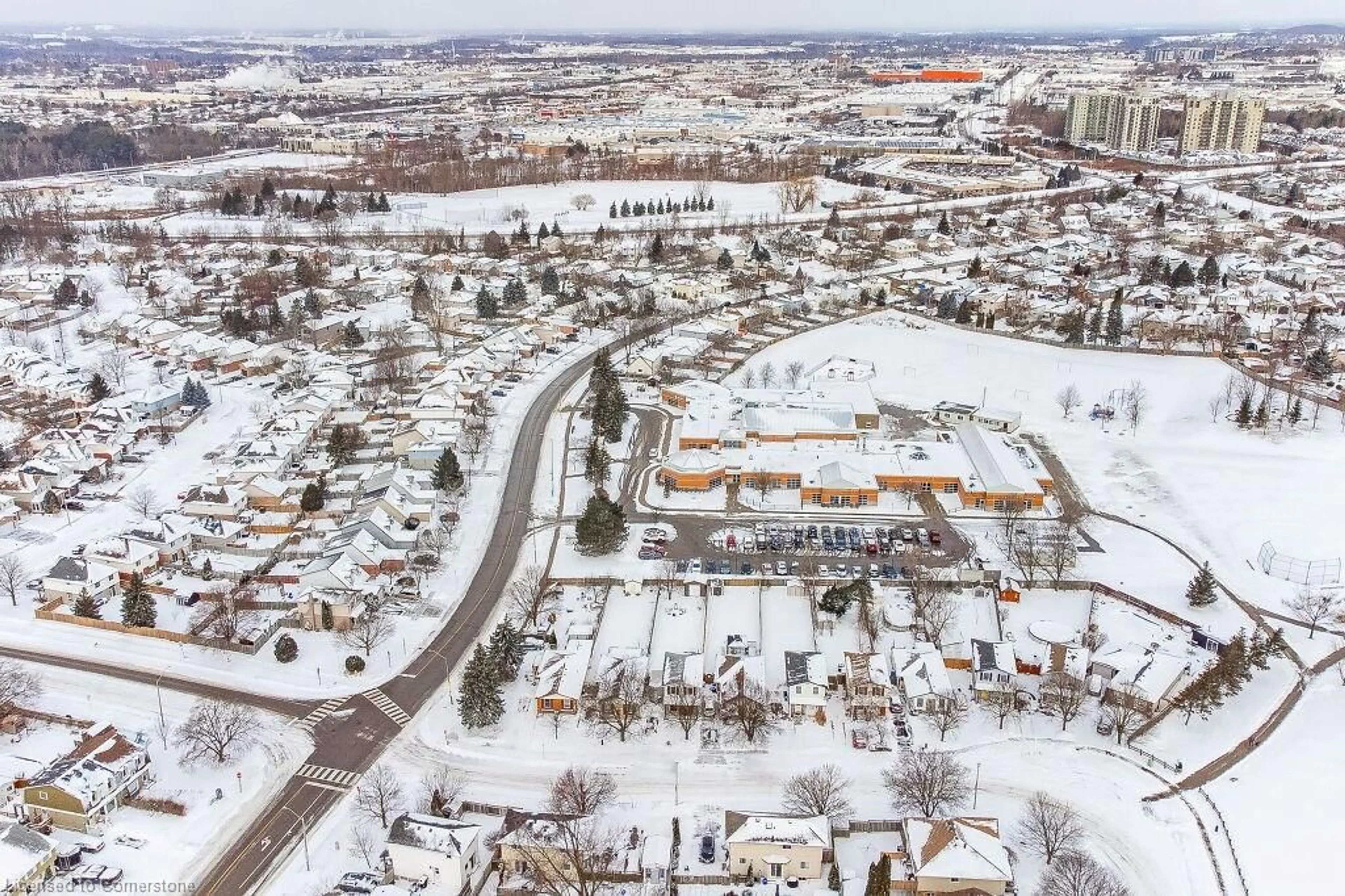 A pic from outside/outdoor area/front of a property/back of a property/a pic from drone, street for 158 Carter Cres, Cambridge Ontario N1R 6A9