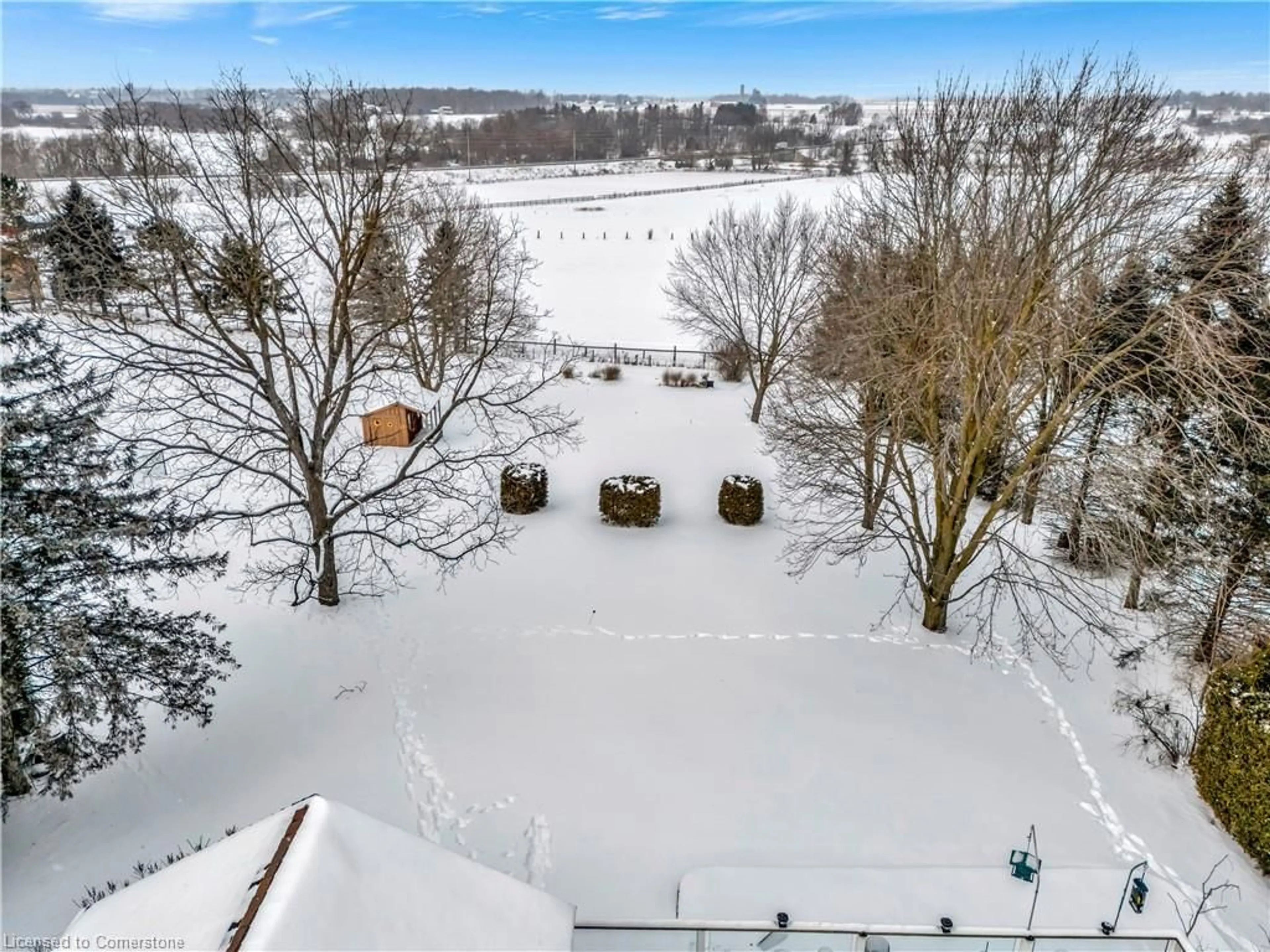 A pic from outside/outdoor area/front of a property/back of a property/a pic from drone, water/lake/river/ocean view for 418 Country Squire Rd, Waterloo Ontario N2J 4G8