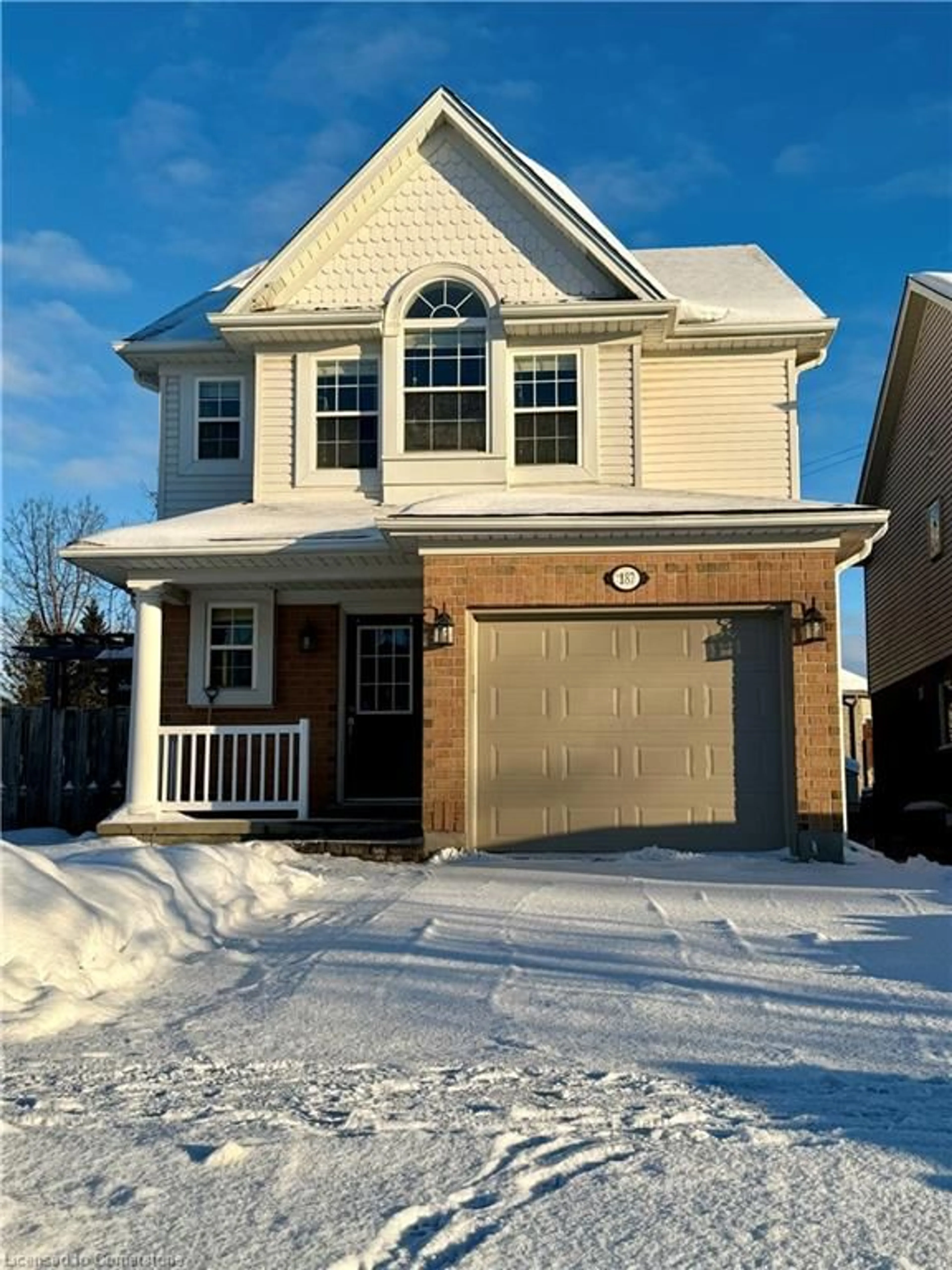 Home with vinyl exterior material, street for 187 Pineland Crt, Waterloo Ontario N2T 2T2