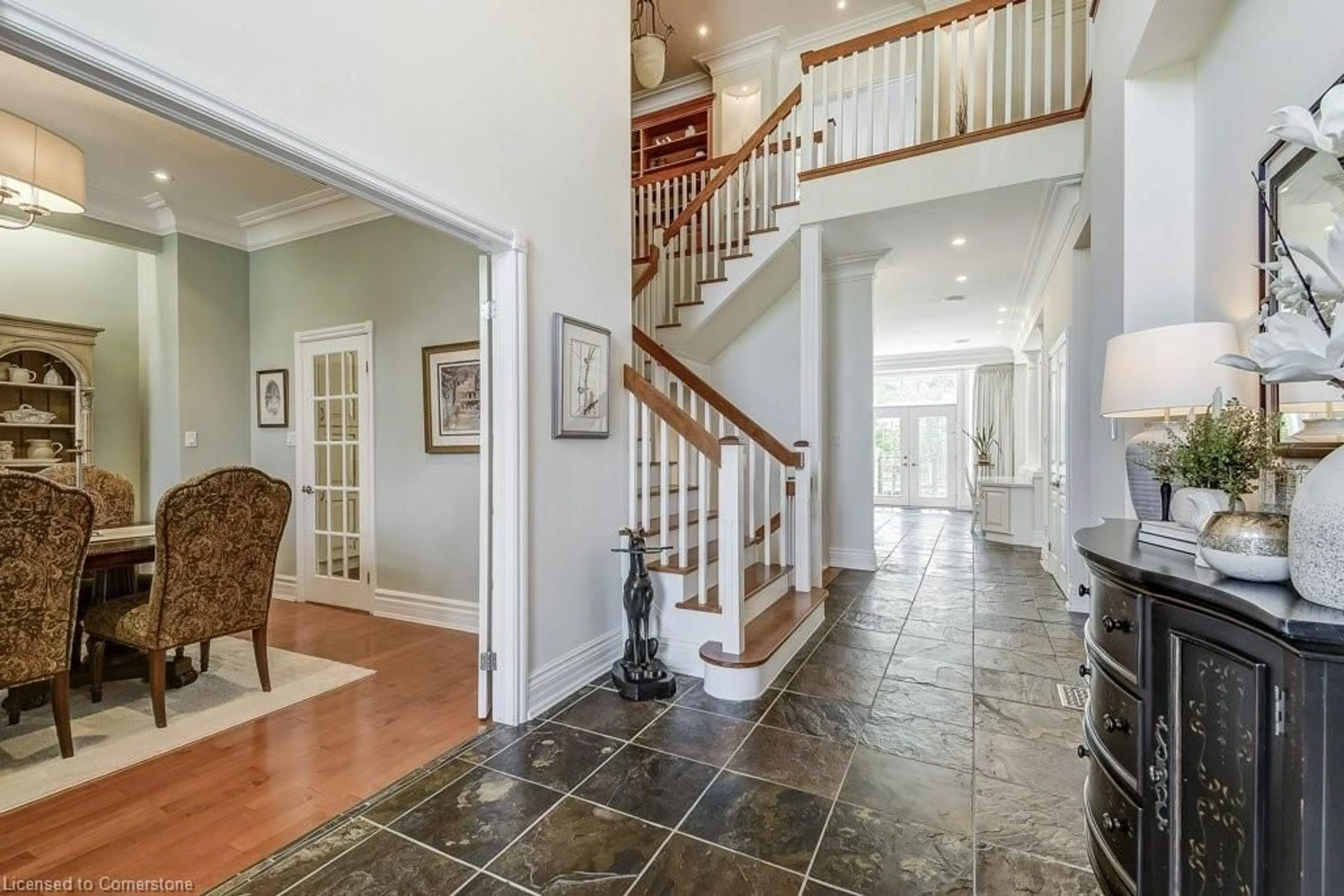 Indoor foyer for 168 Diiorio Cir, Ancaster Ontario L9K 1T3