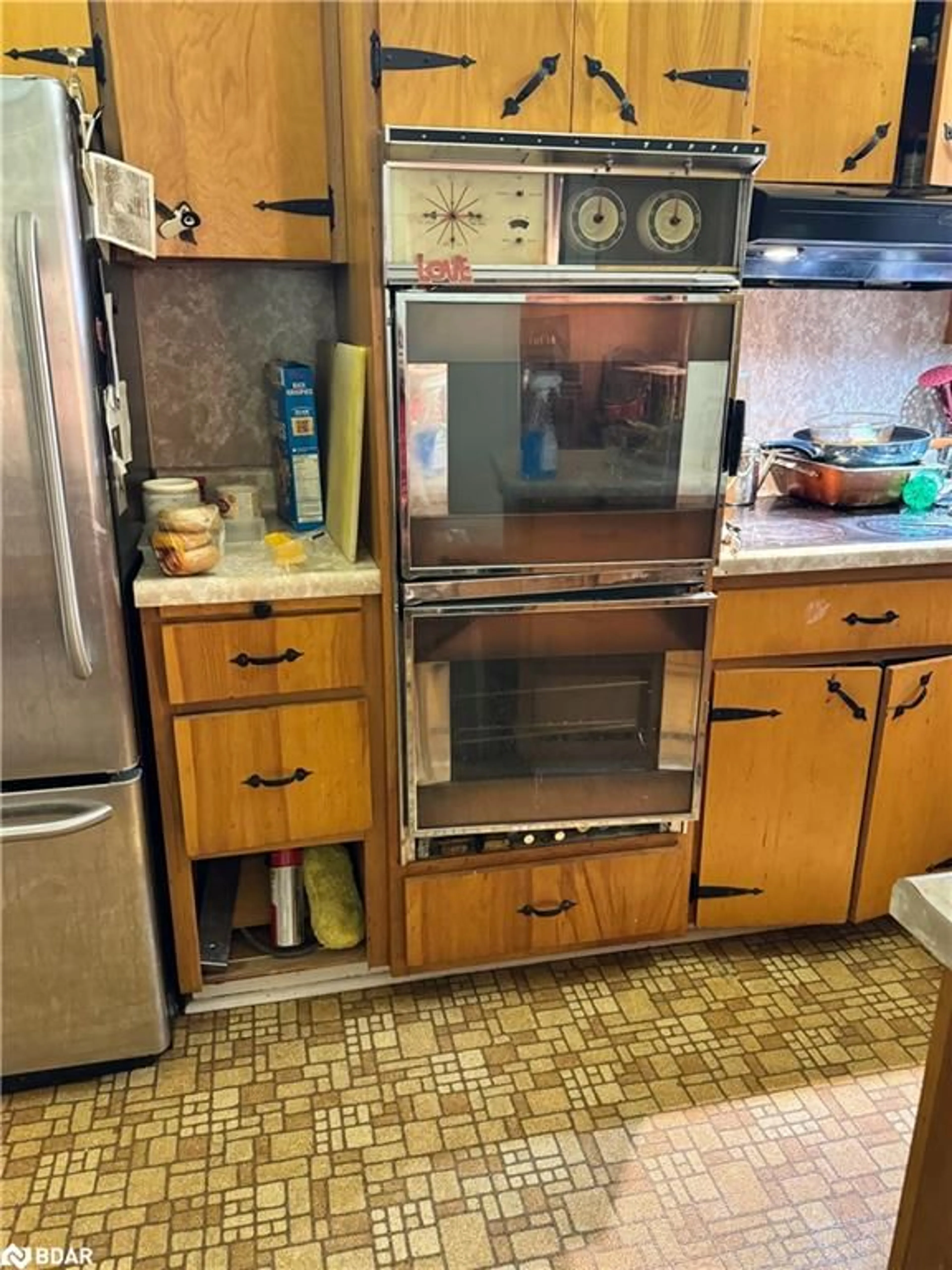 Standard kitchen, unknown for 46 York St, Haliburton Ontario K0M 1S0