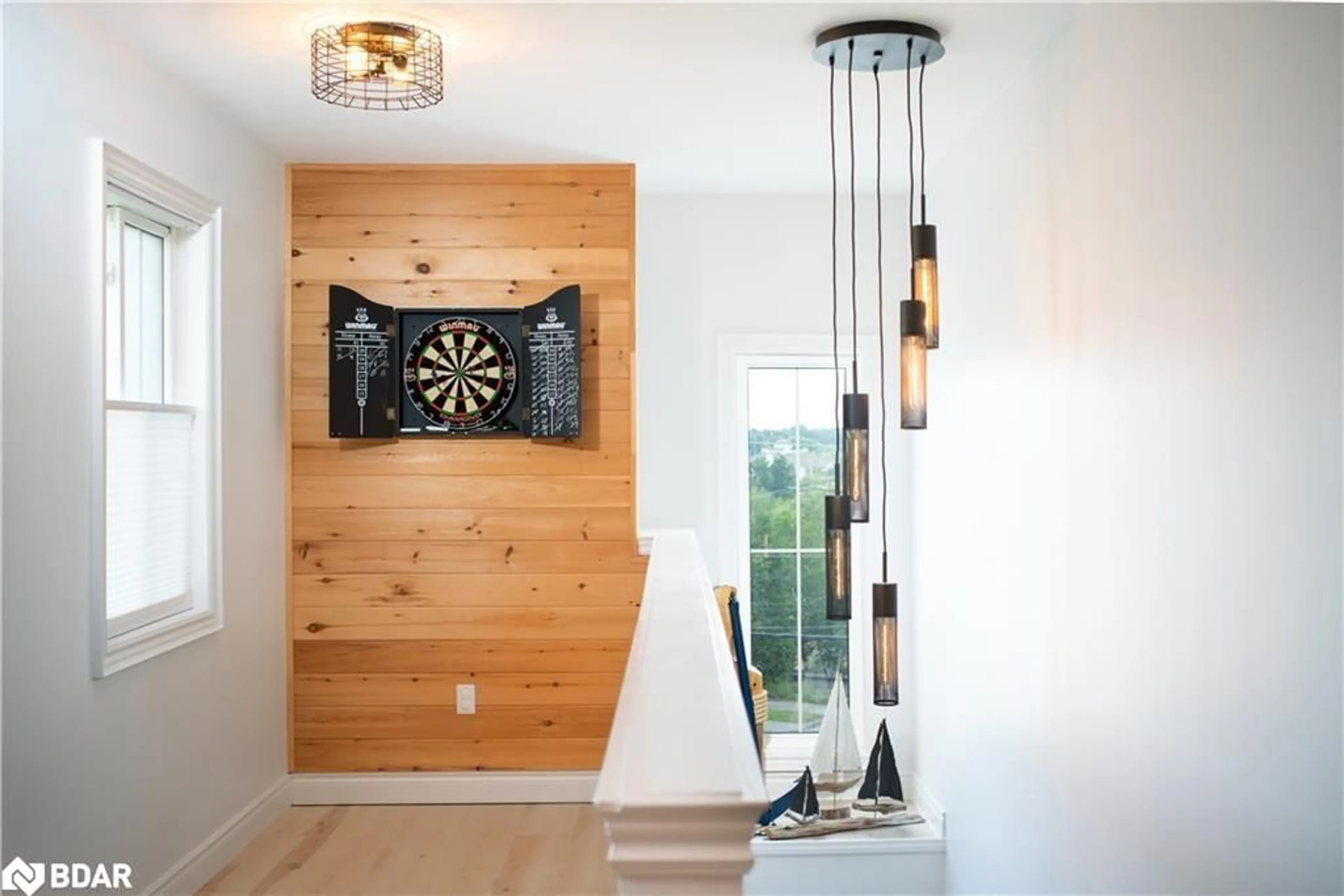 Indoor entryway for 107 Revell St, Gravenhurst Ontario P1P 1R2