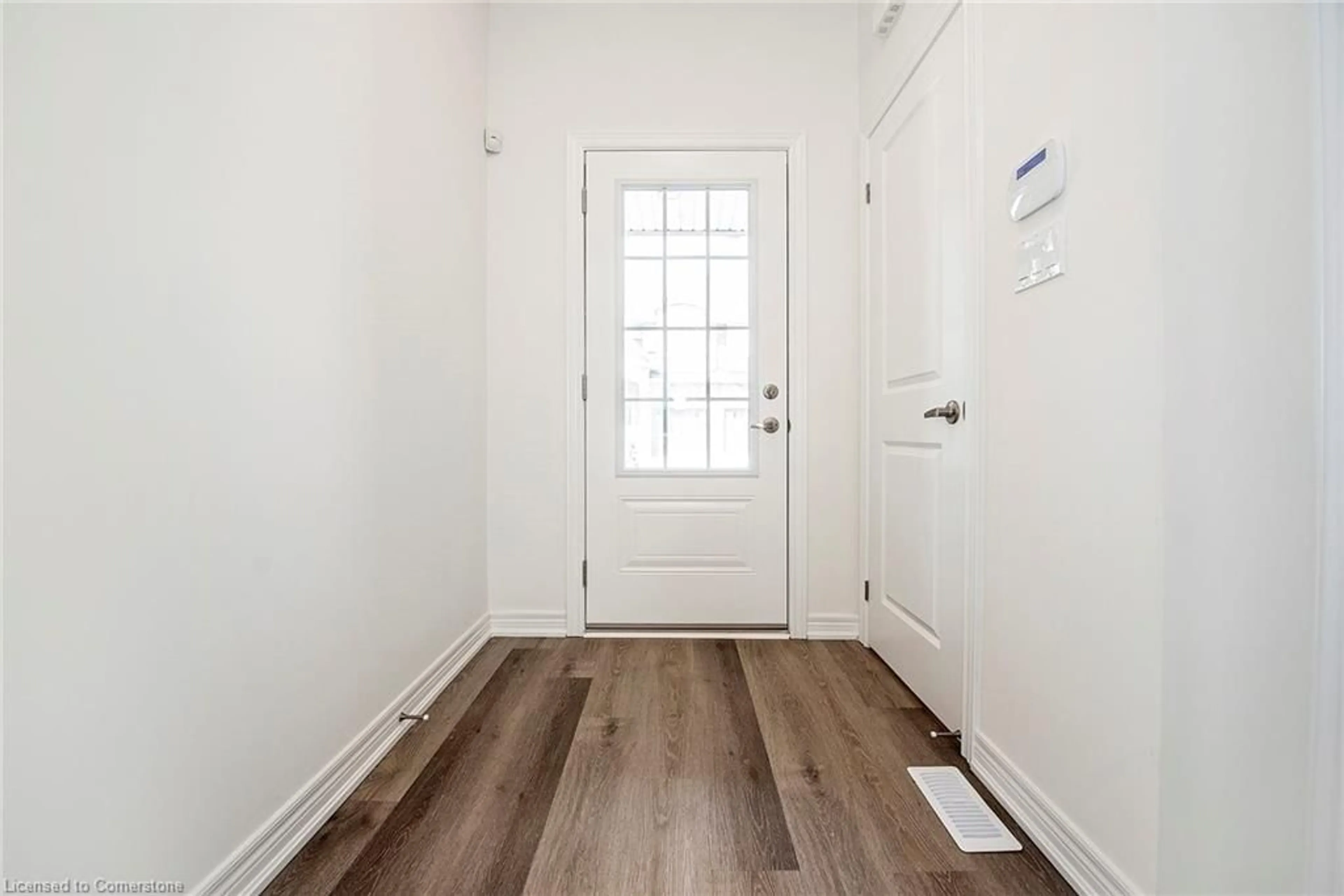 Indoor entryway for 49 Linden Park Lane, Hamilton Ontario L9A 1Y1