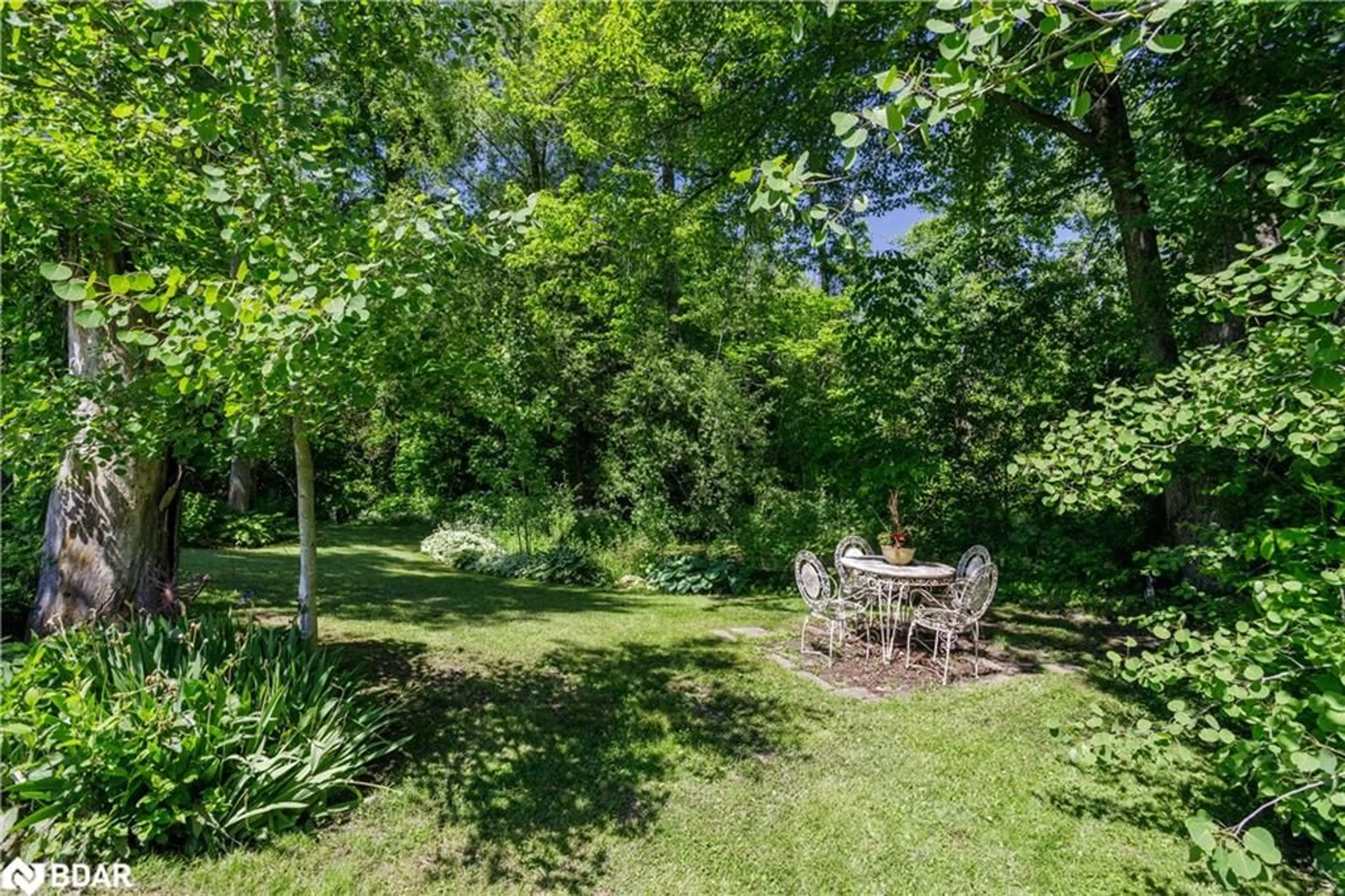 Patio, forest/trees view for 10011 Hume Crt, Milton Ontario L9T 2X9