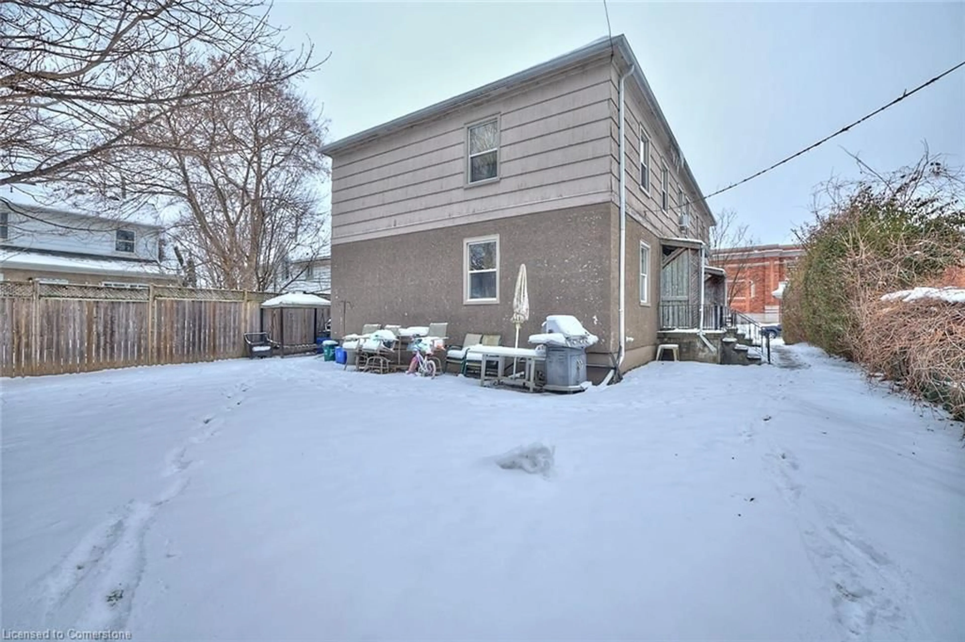 Patio, street for 175 Pleasant Ave, St. Catharines Ontario L2R 1Y6