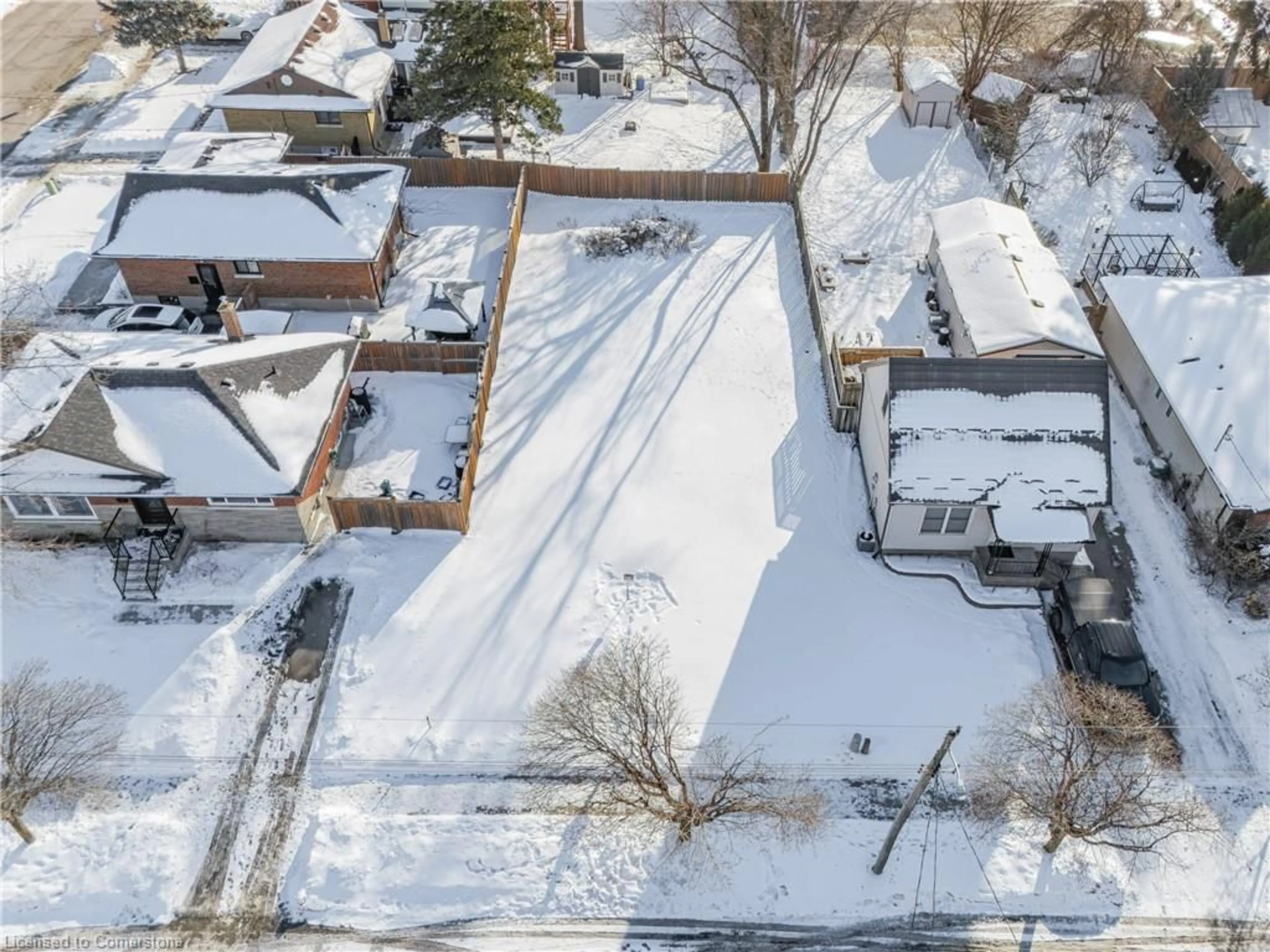 A pic from outside/outdoor area/front of a property/back of a property/a pic from drone, street for 153 Fifth Ave, Kitchener Ontario N2C 1P6