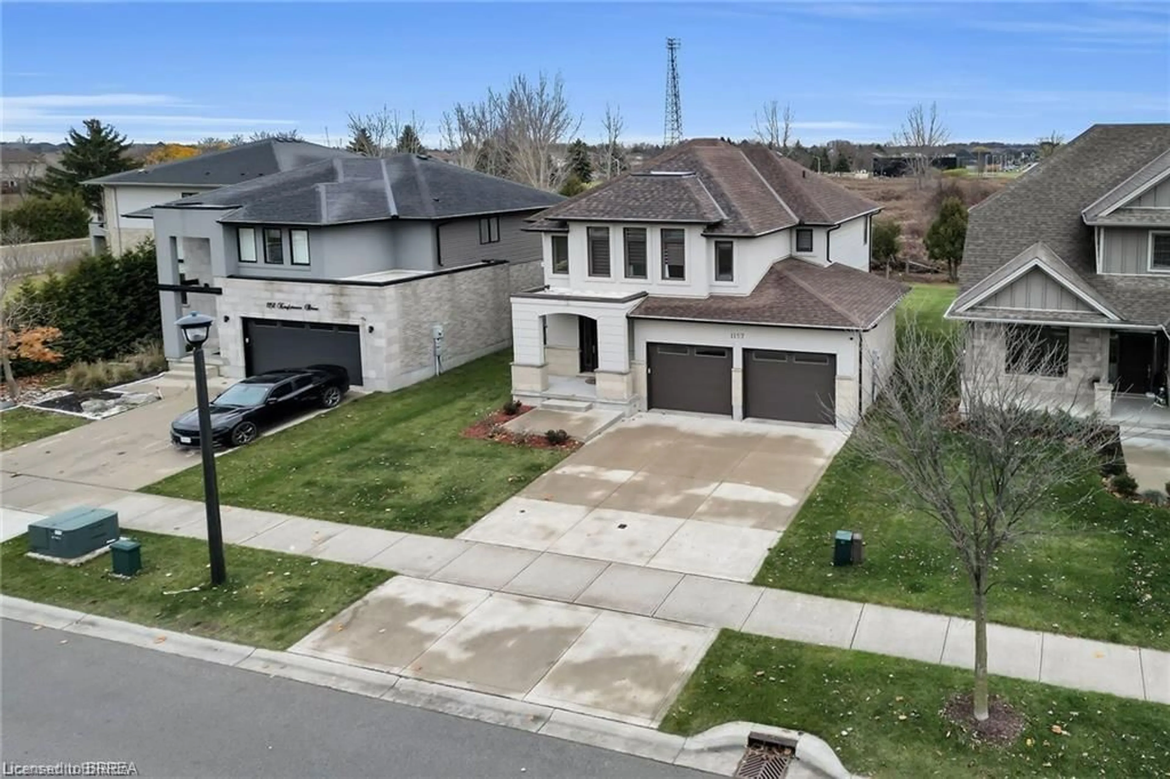 A pic from outside/outdoor area/front of a property/back of a property/a pic from drone, street for 1157 Eagletrace Dr, London Ontario N6G 0K7