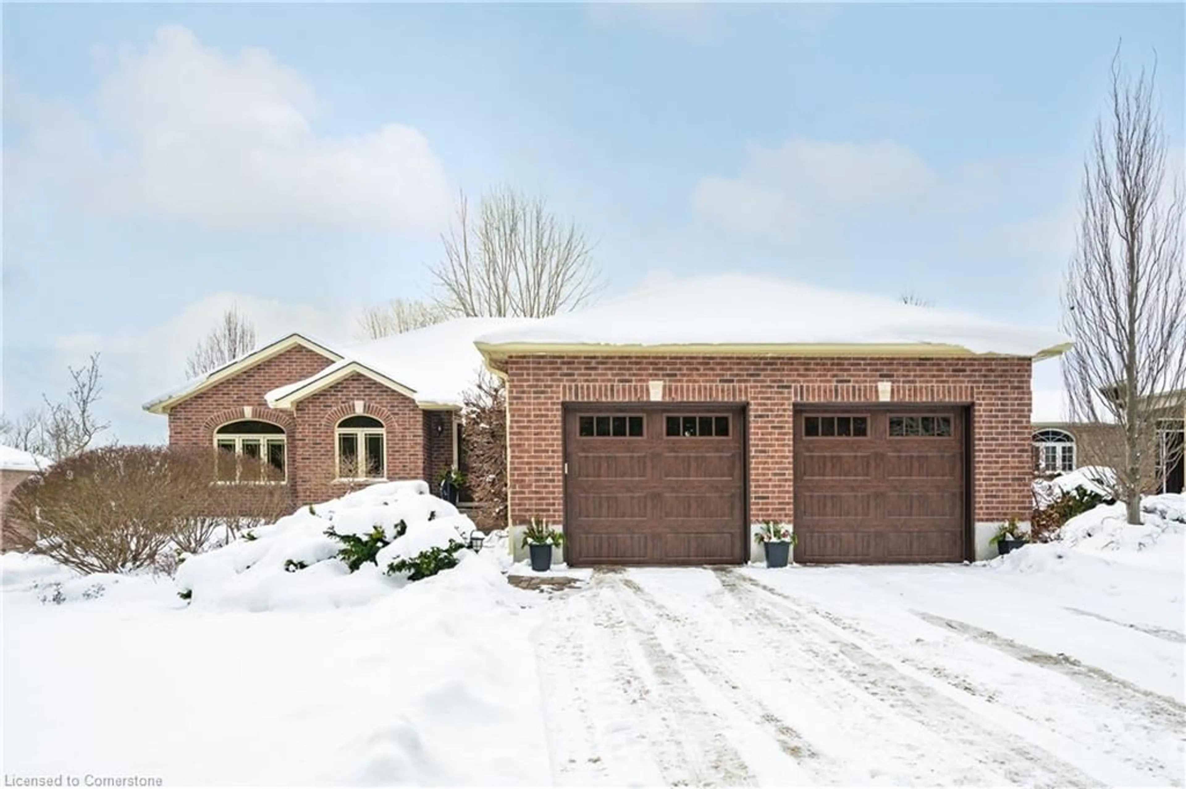 Home with brick exterior material, street for 953 St. David St, Fergus Ontario N1M 2W3