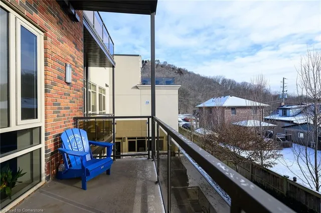 Additional property image - 397 King St Unit 205