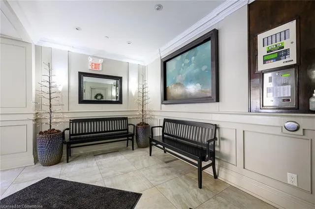 Additional property image - 397 King St Unit 205