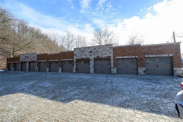 Additional property image - 397 King St Unit 205