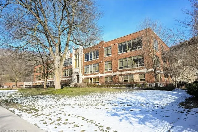 Additional property image - 397 King St Unit 205