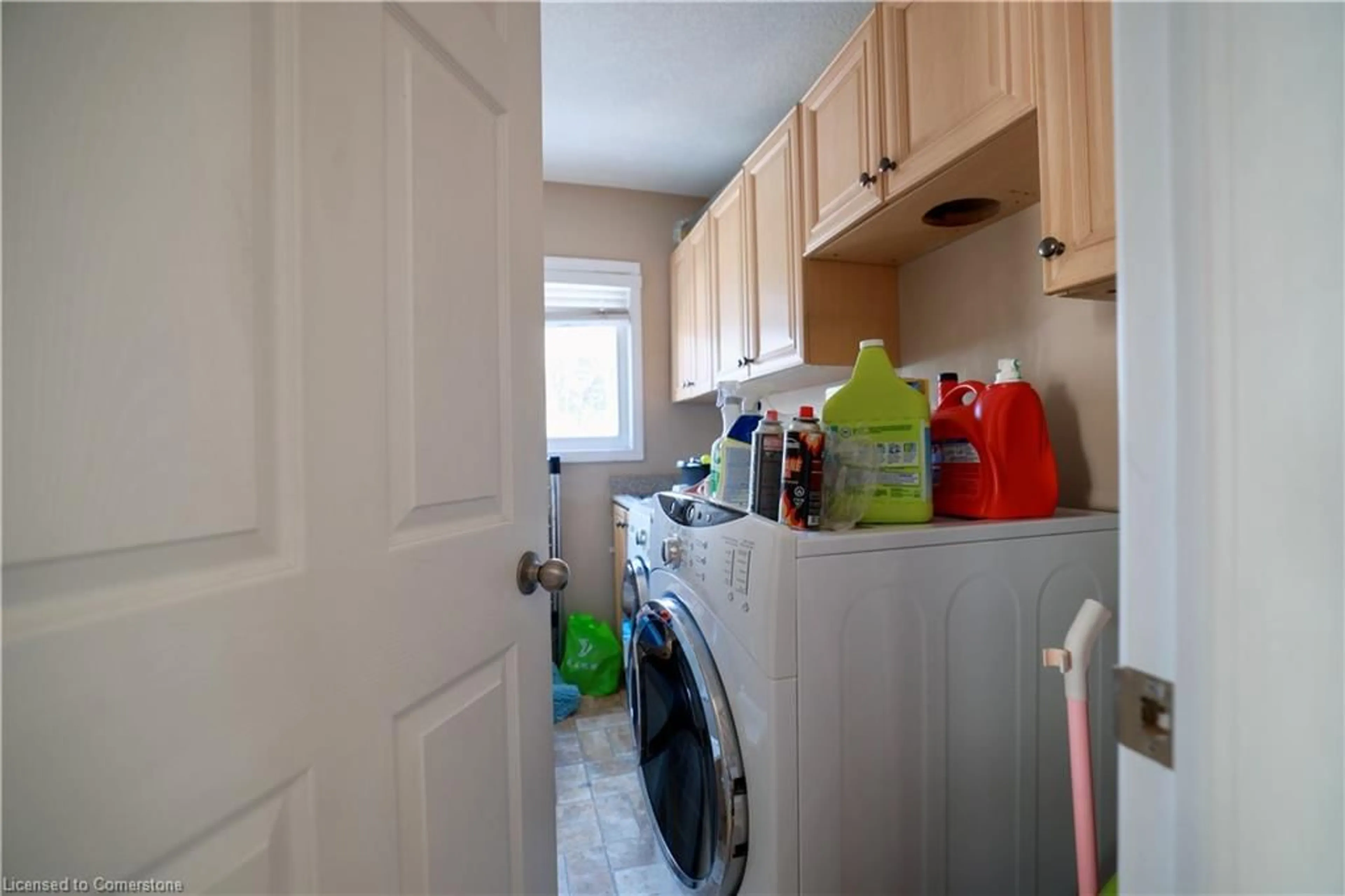 Laundry room for 590 Goldthread St, Waterloo Ontario N2V 2X6