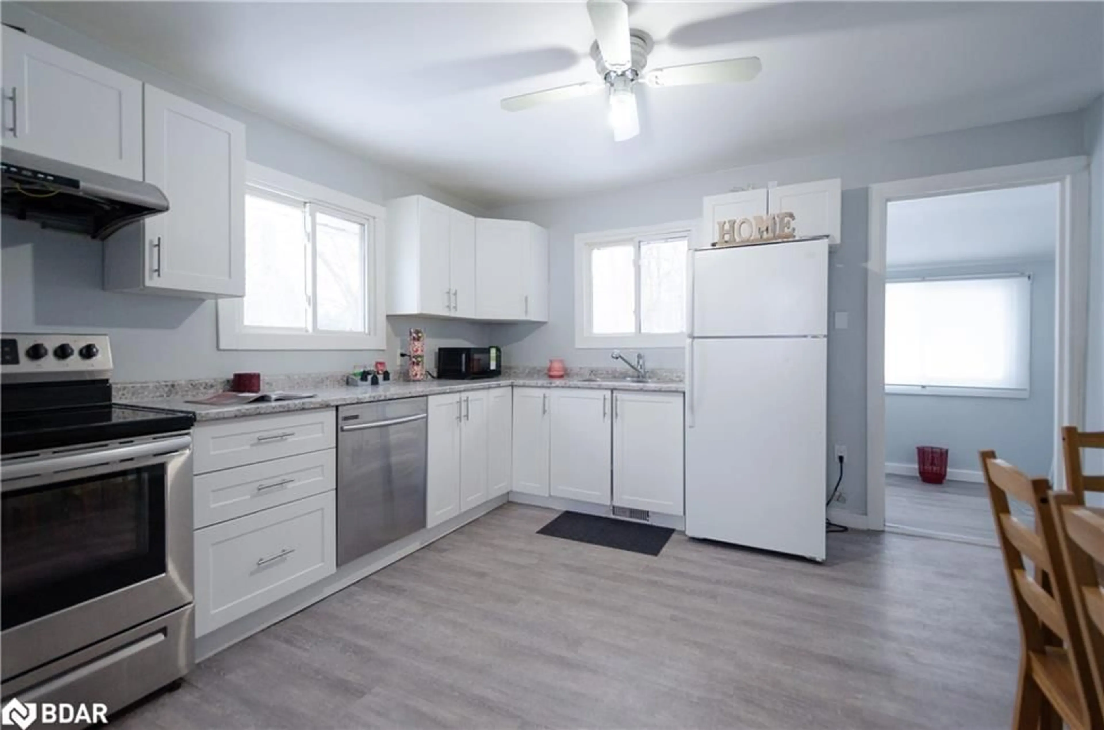 Standard kitchen, unknown for 688 Line 7, Simcoe Ontario L0L 2E0