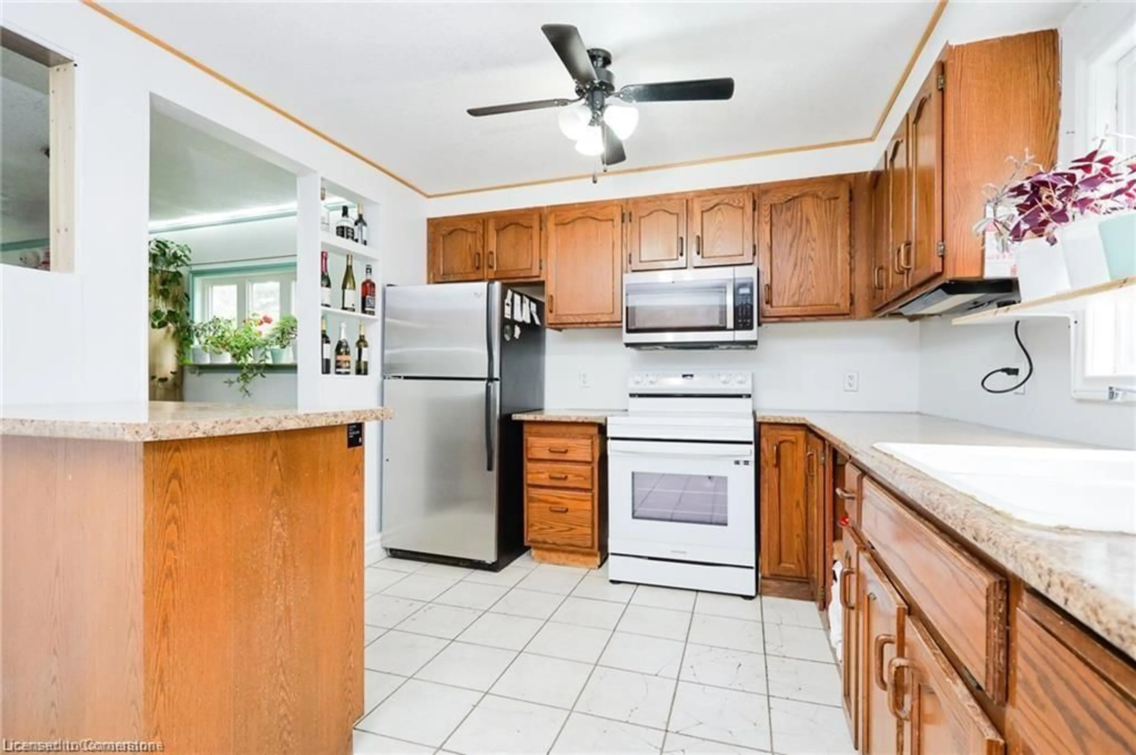 Standard kitchen, ceramic/tile floor for 9 Bloomingdale Rd, Kitchener Ontario N2K 1A3