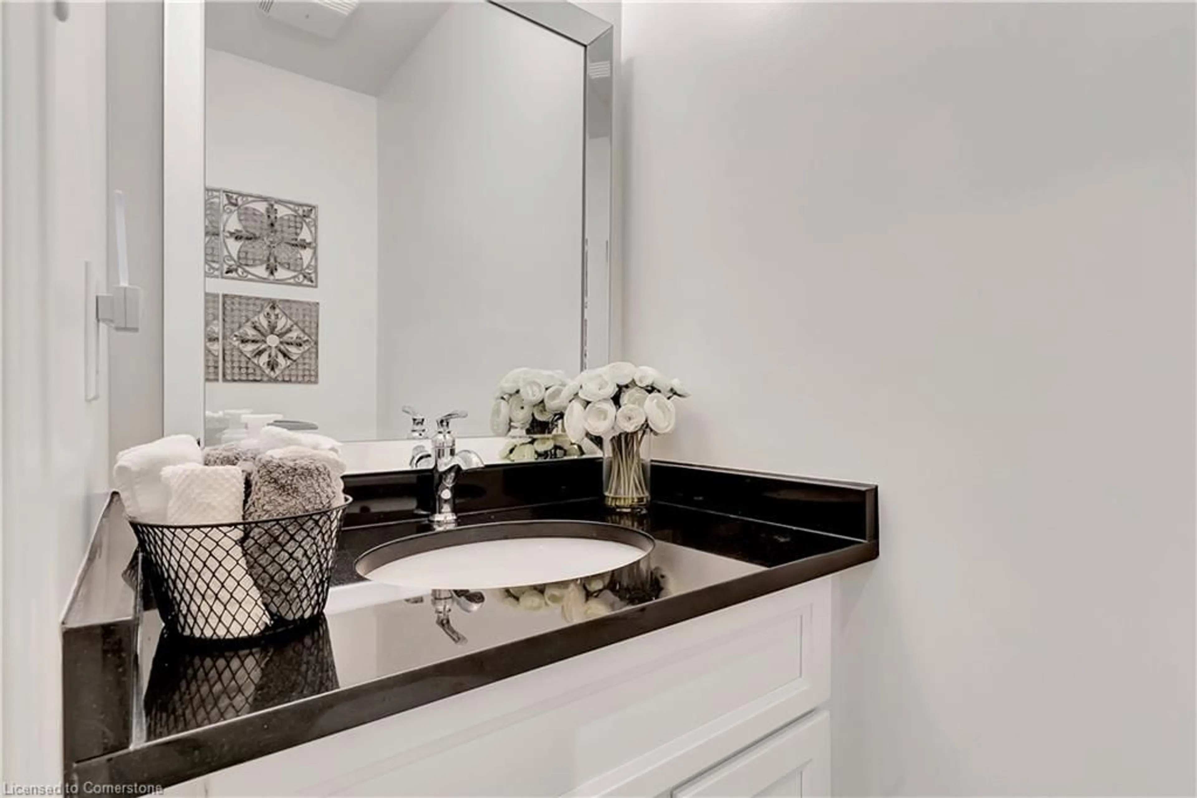 Standard bathroom, ceramic/tile floor for 54 Allen St #2, Waterloo Ontario N2L 6H4