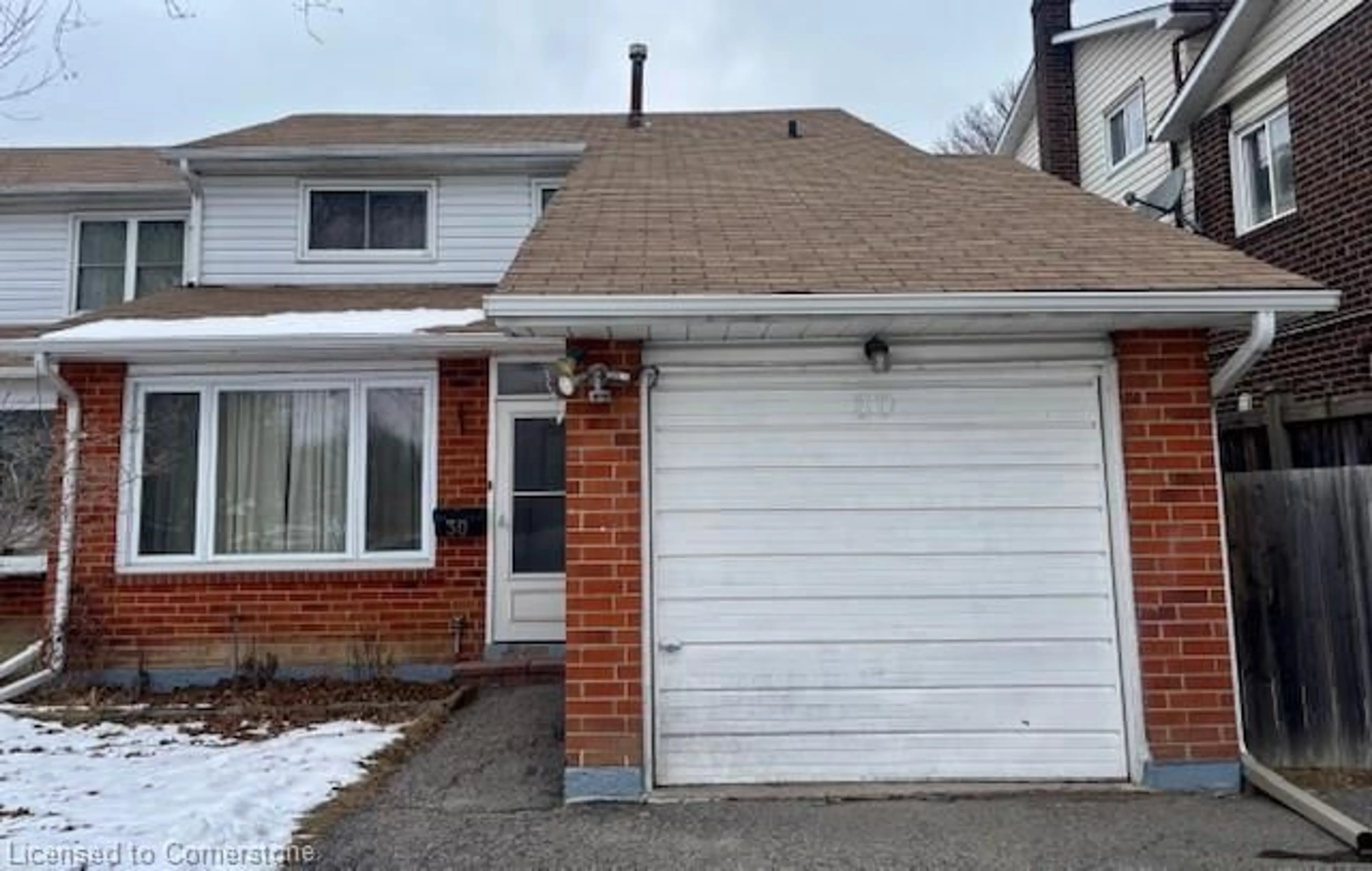 Home with vinyl exterior material, street for 30 Courtleigh Sq, Brampton Ontario L6Z 1J3