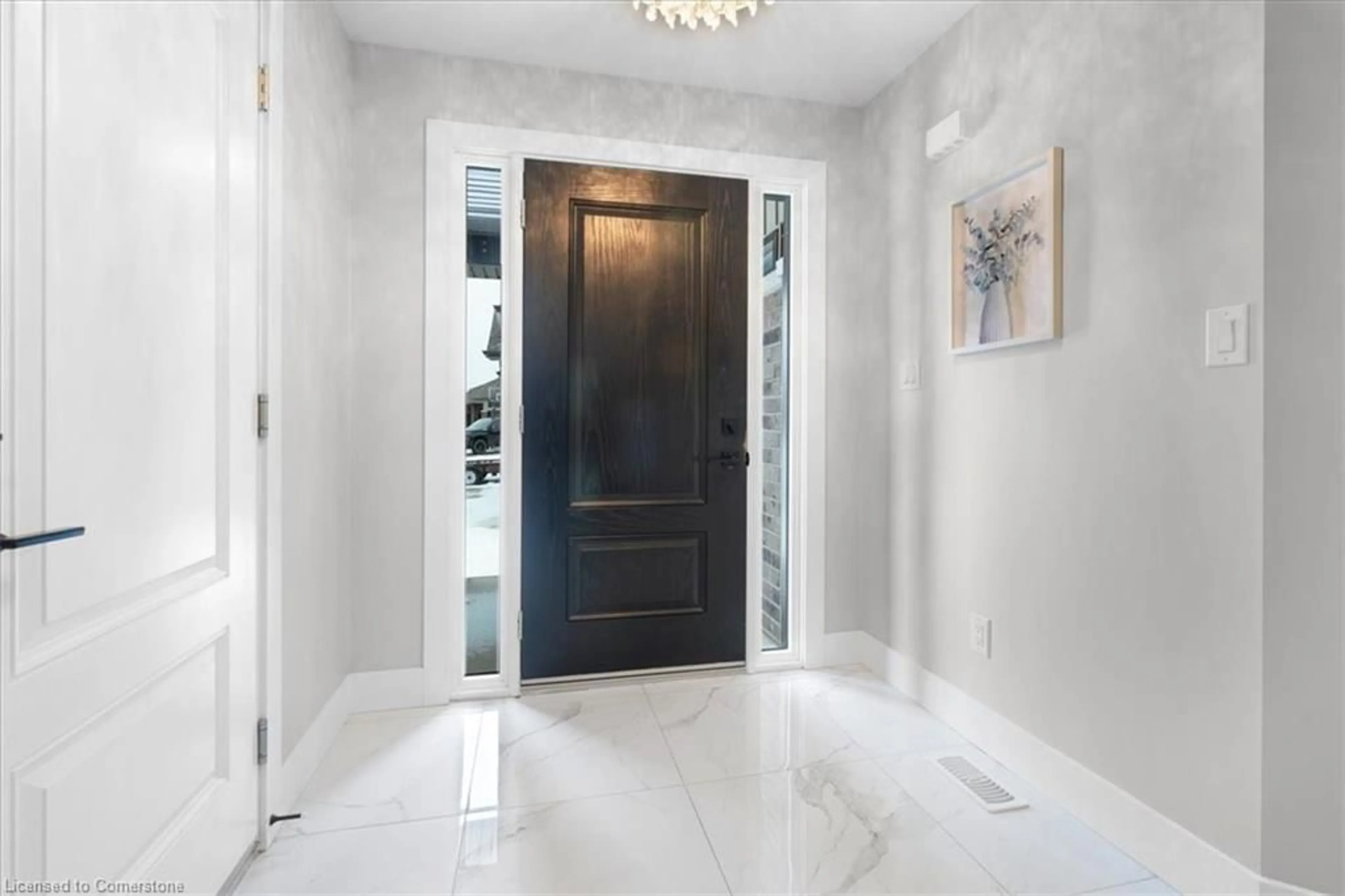 Indoor entryway for 69 Bordeaux Pl, Chatham Ontario N7M 0S4