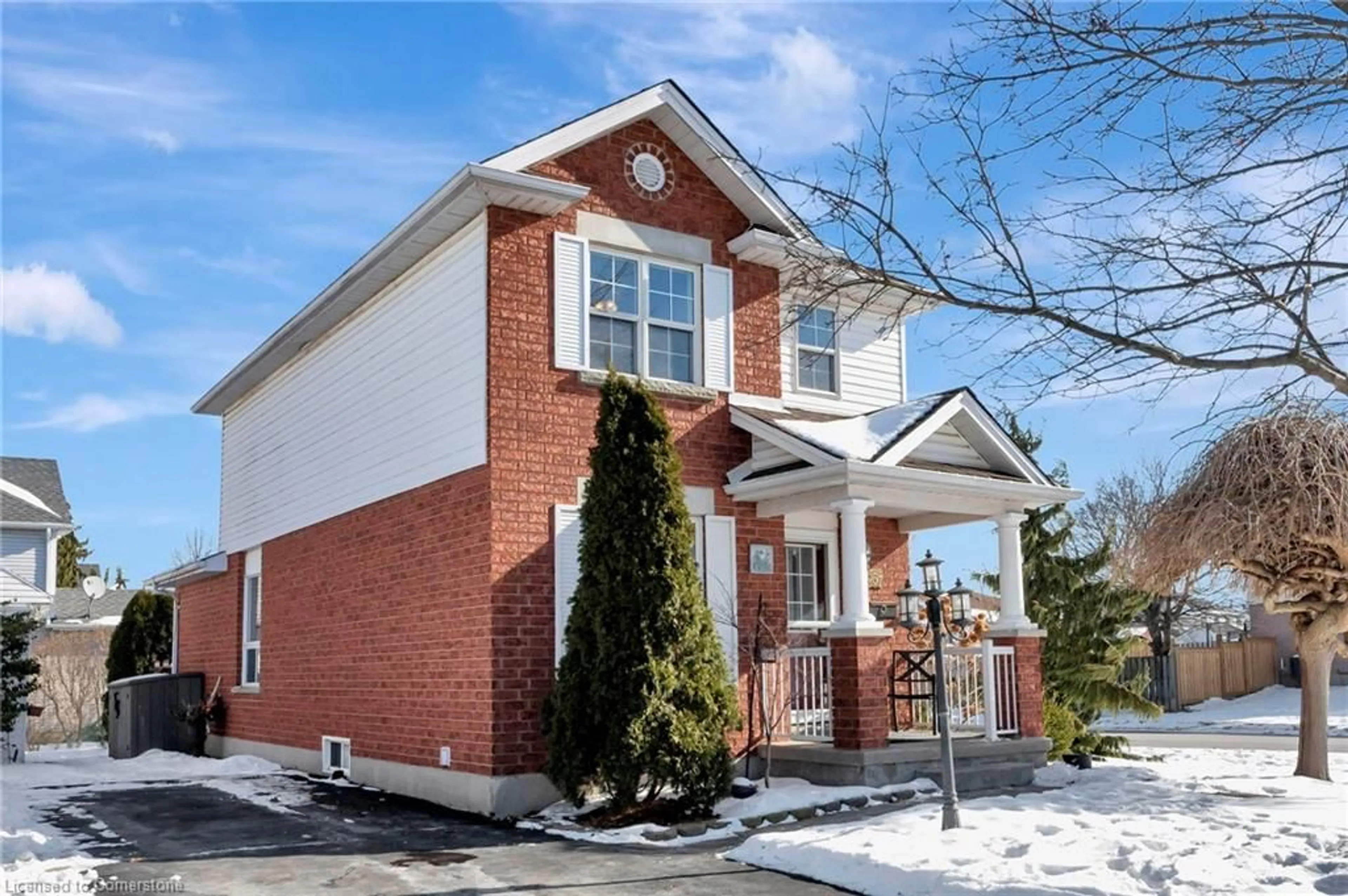 Home with brick exterior material, street for 557 Old Newbury Lane, Cambridge Ontario N2H 5M4