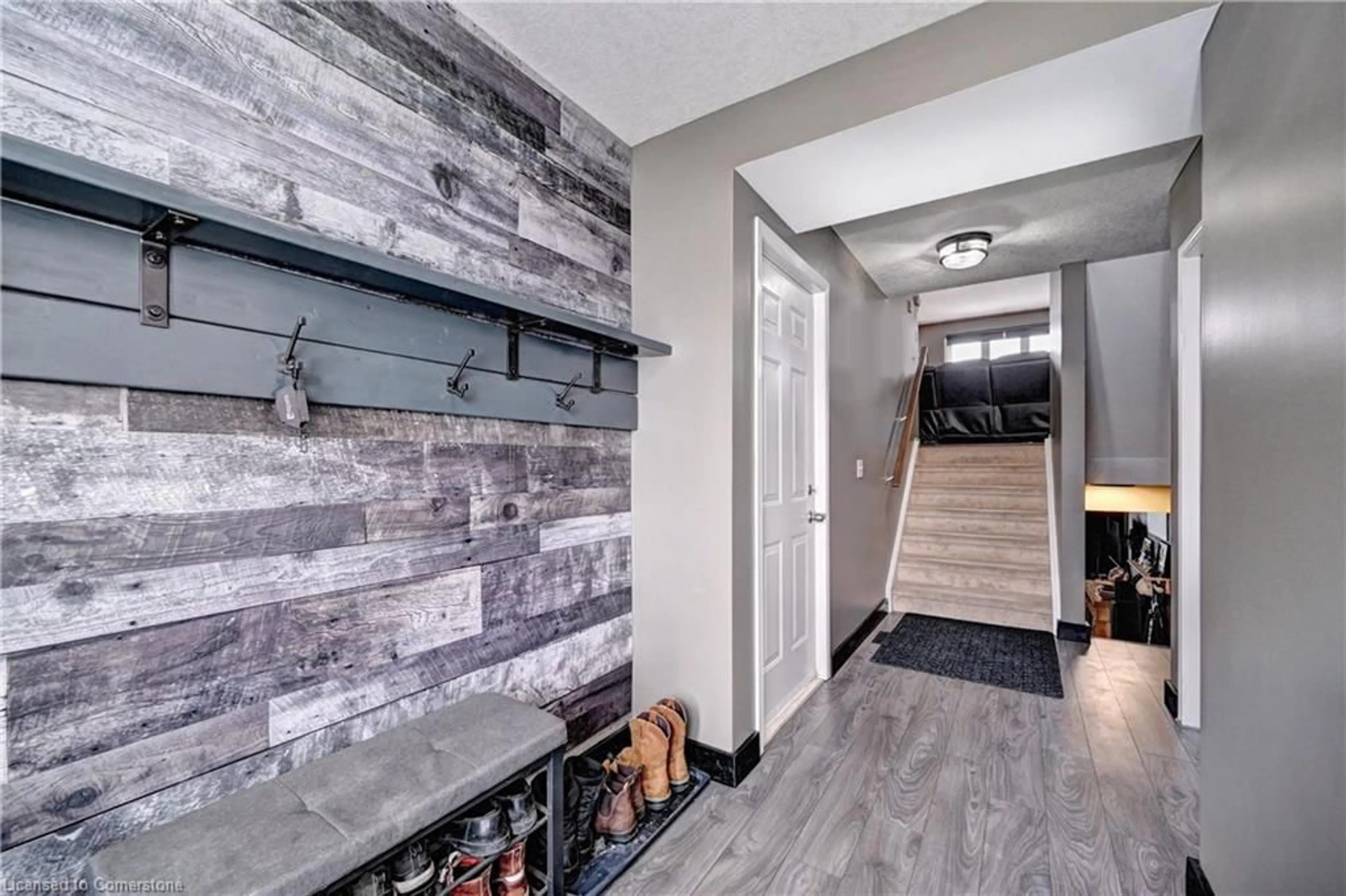 Indoor entryway for 2145 North Routledge Pk #37, London Ontario N6G 0J8