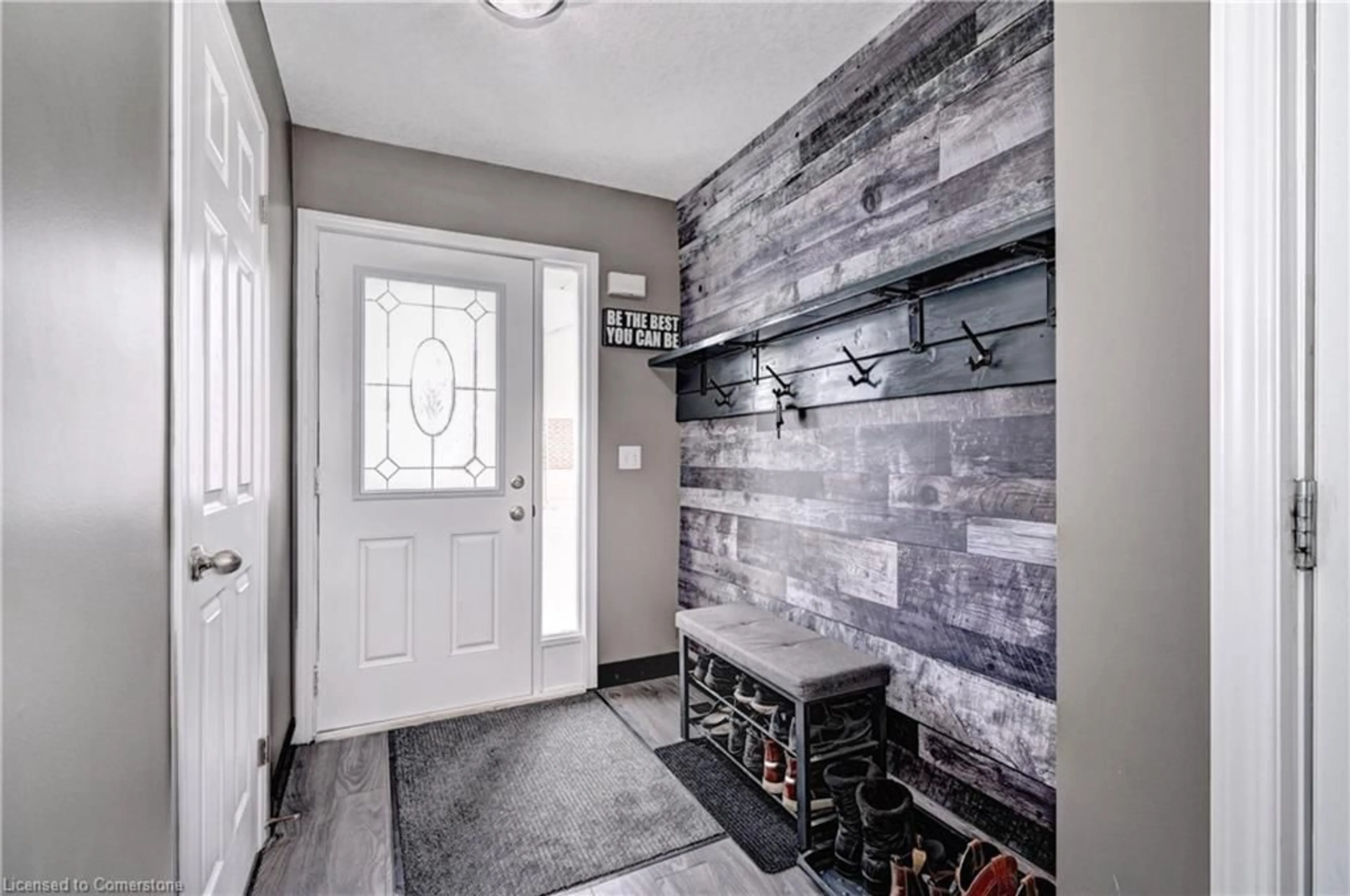 Indoor entryway for 2145 North Routledge Pk #37, London Ontario N6G 0J8